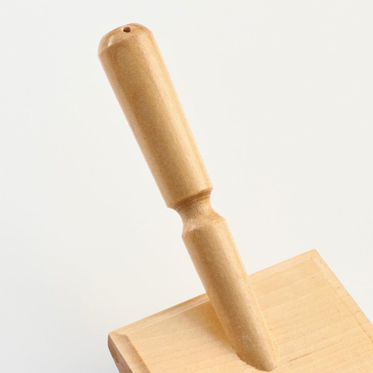 фото Щетка - пуходерка деревянная с каплями и рамкой, основание 70 х 50 мм пижон