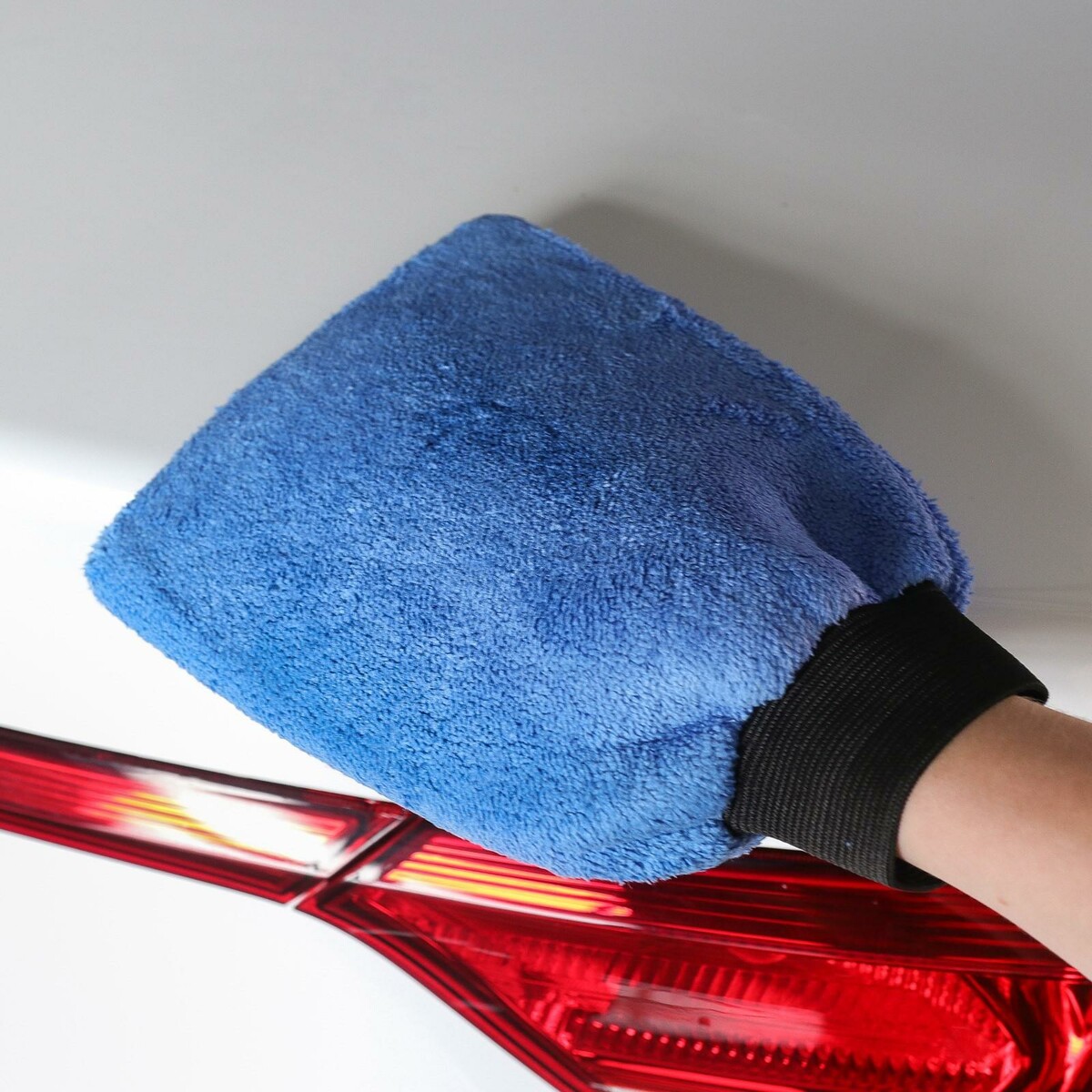 фото Варежка для уборки авто, 24×16 см, синяя no brand