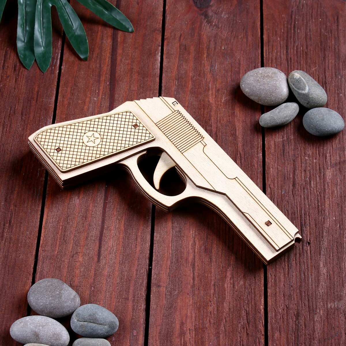фото Сувенир деревянный пистолет резинкострел, стреляет резинками дарим красиво