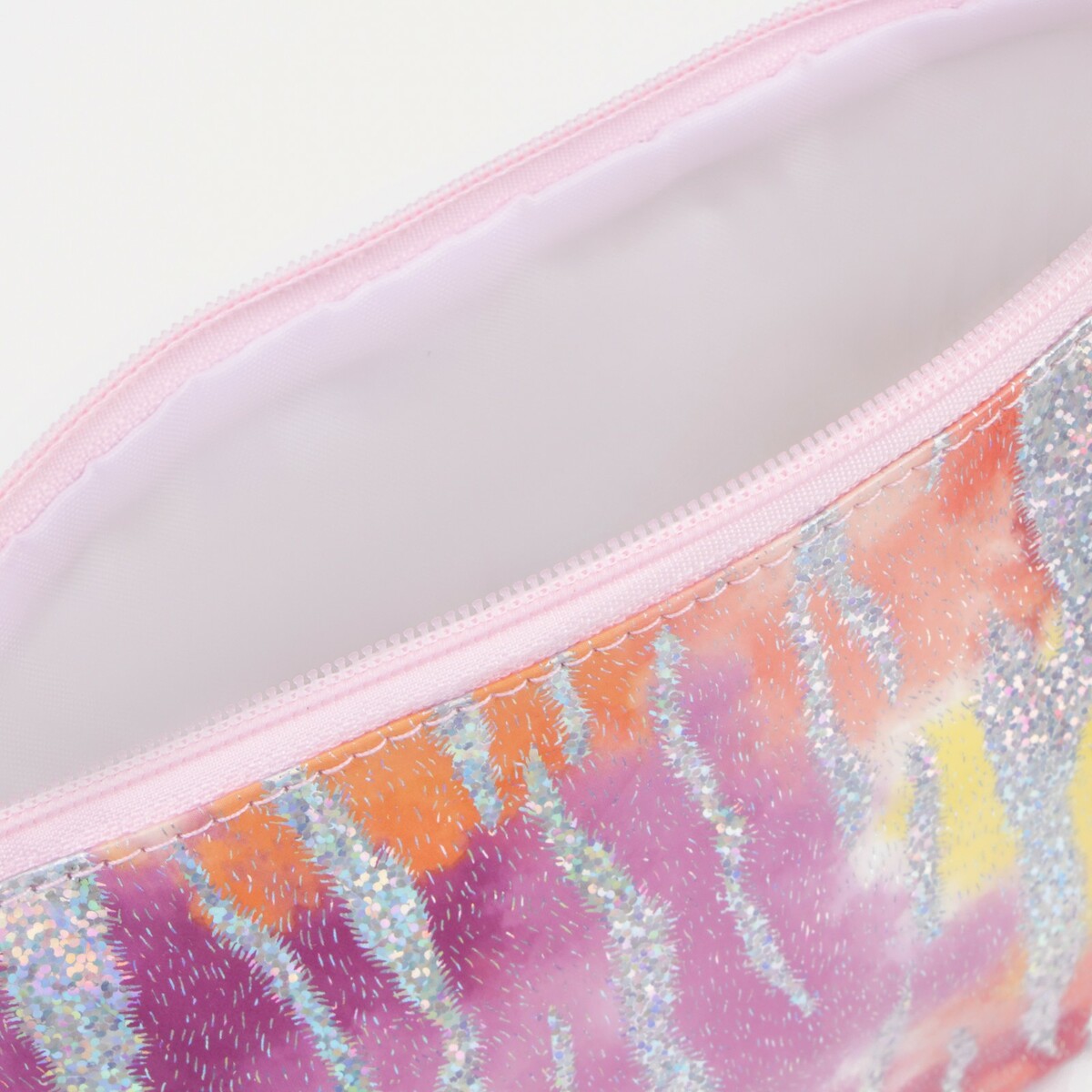 фото Косметичка на молнии, цвет сиреневый no brand