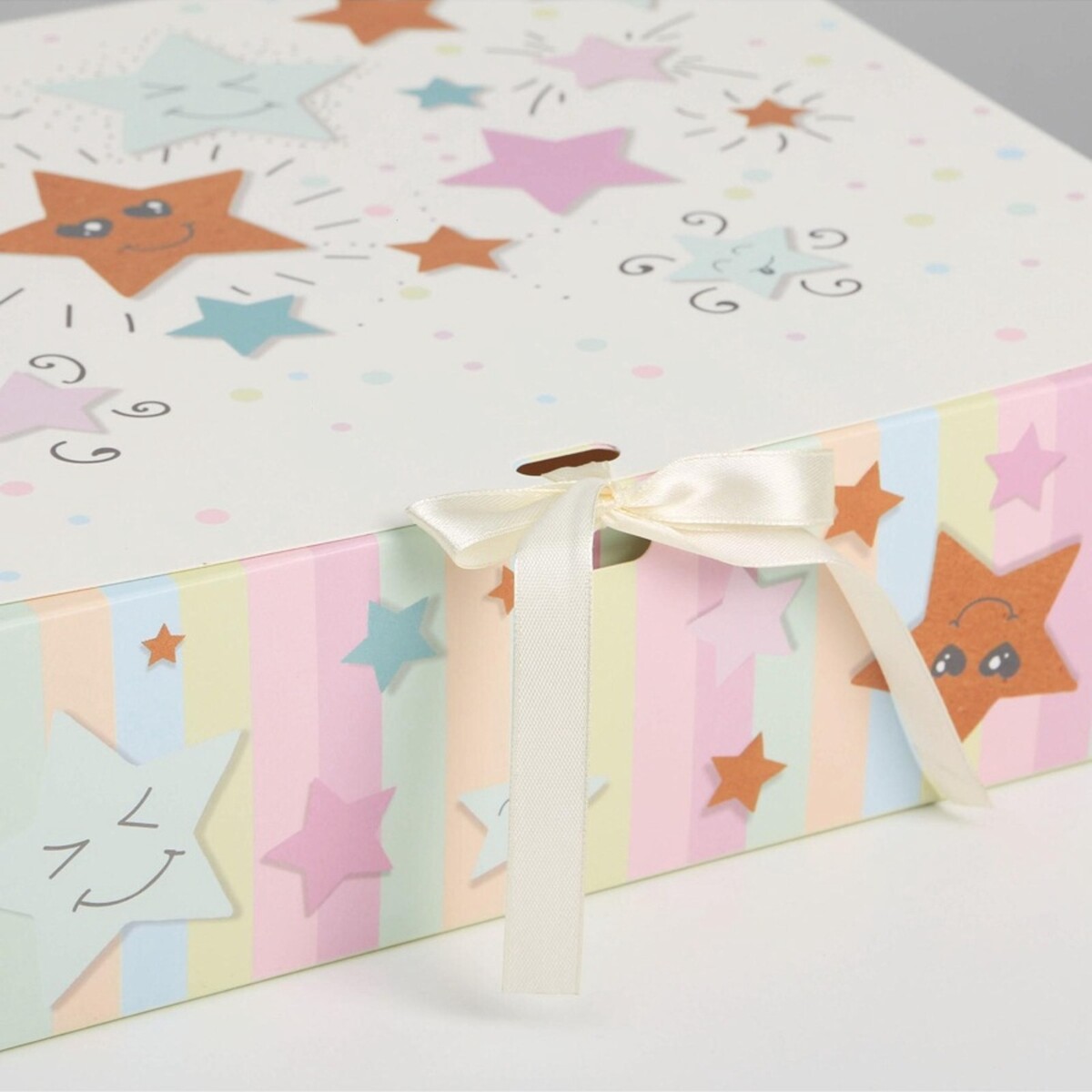 Коробка подарочная, упаковка,, Разноцветный;белый
Коробка подарочная, упаковка,, Разноцветный;белый