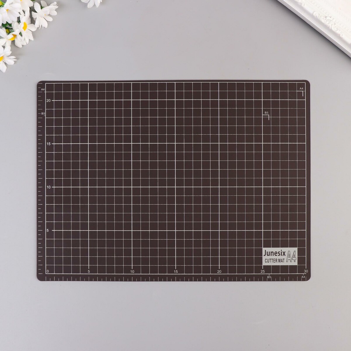 фото Резиновый мат двухсторонний для творчества а4 белый с черным 22х30х0,3 см no brand