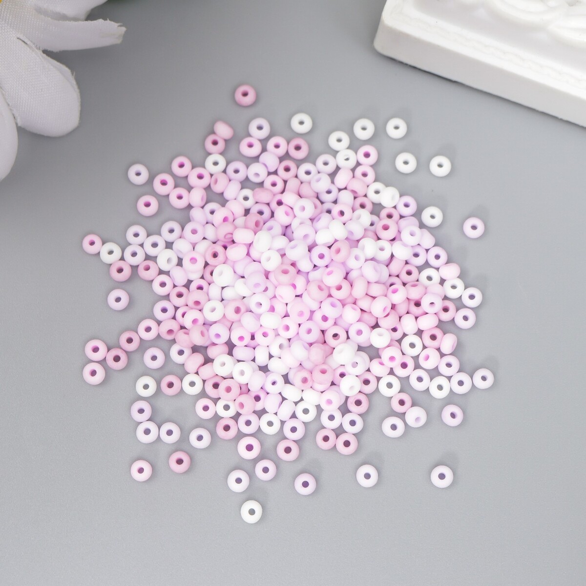 Бисер стекло 8/0, Белый;розовый
Бисер стекло 8/0, Белый;розовый