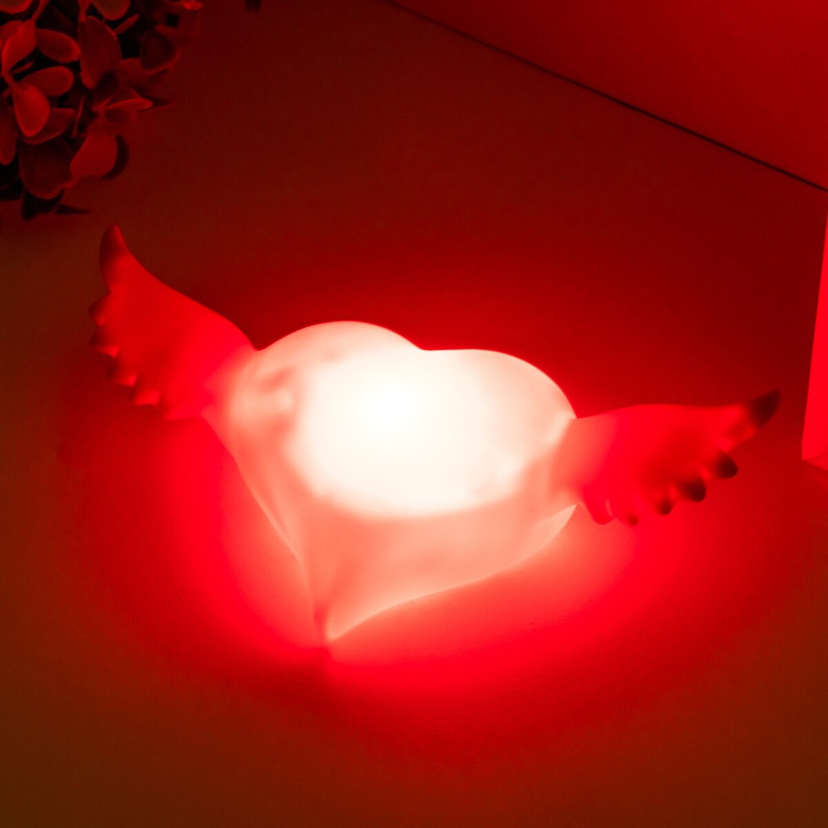 фото Ночник сердце с крыльями led красный 7х14,3х3,8 см risalux