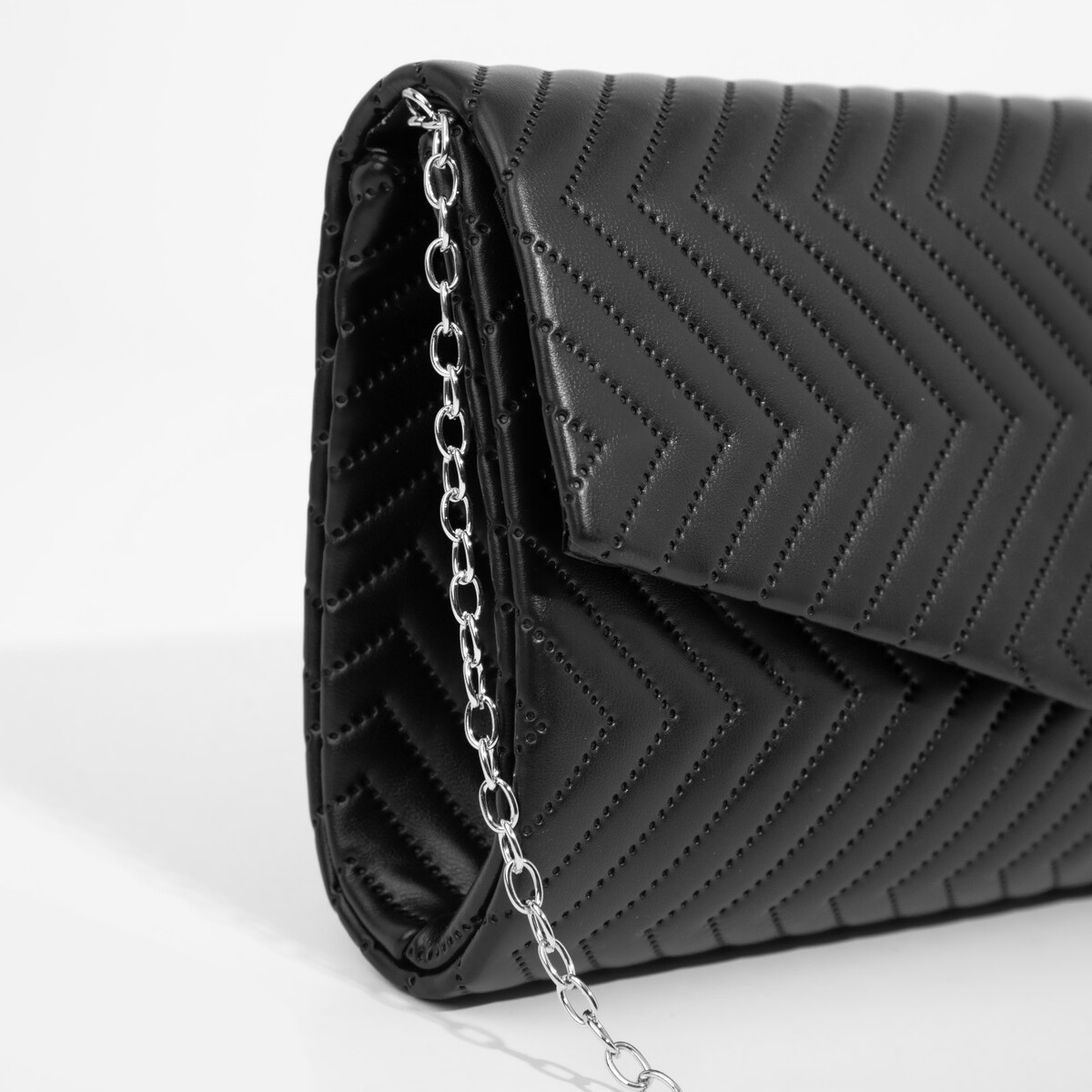 фото Сумка-клатч на клапане, цвет черный no brand