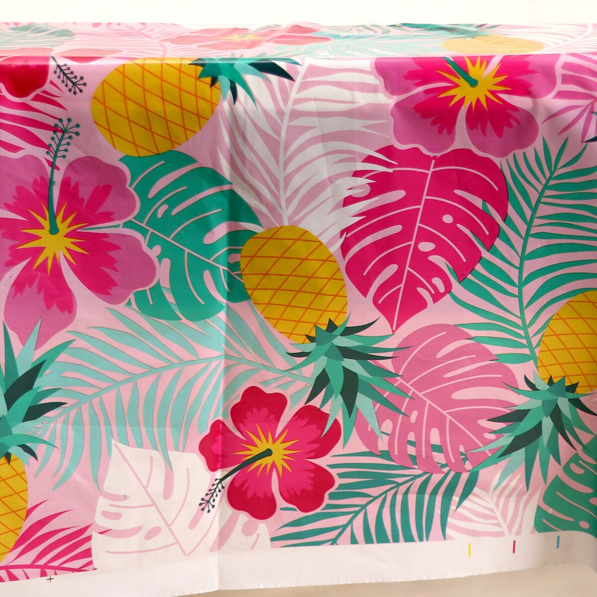 фото Скатерть страна карнавалия