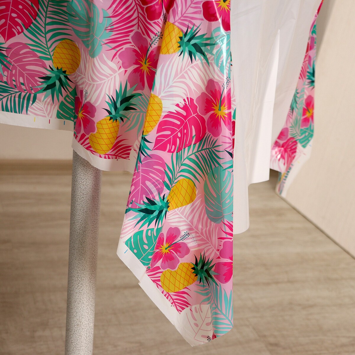 фото Скатерть страна карнавалия