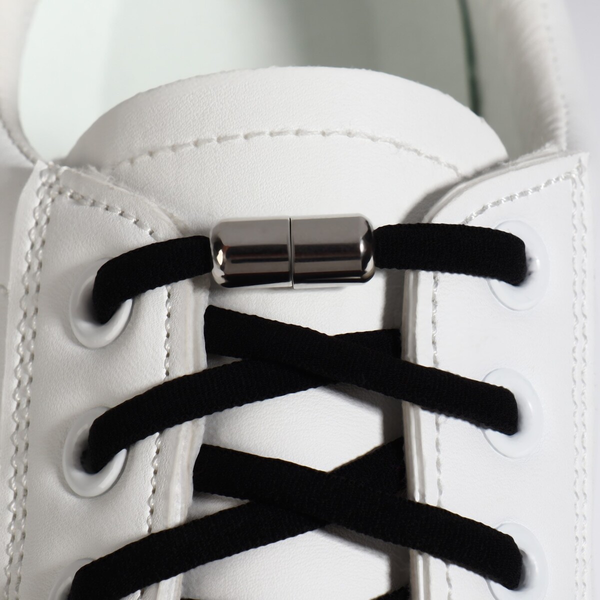 фото Шнурки для обуви, пара, круглые, с фиксатором, эластичные, d = 5 мм, 100 см, цвет черный onlitop