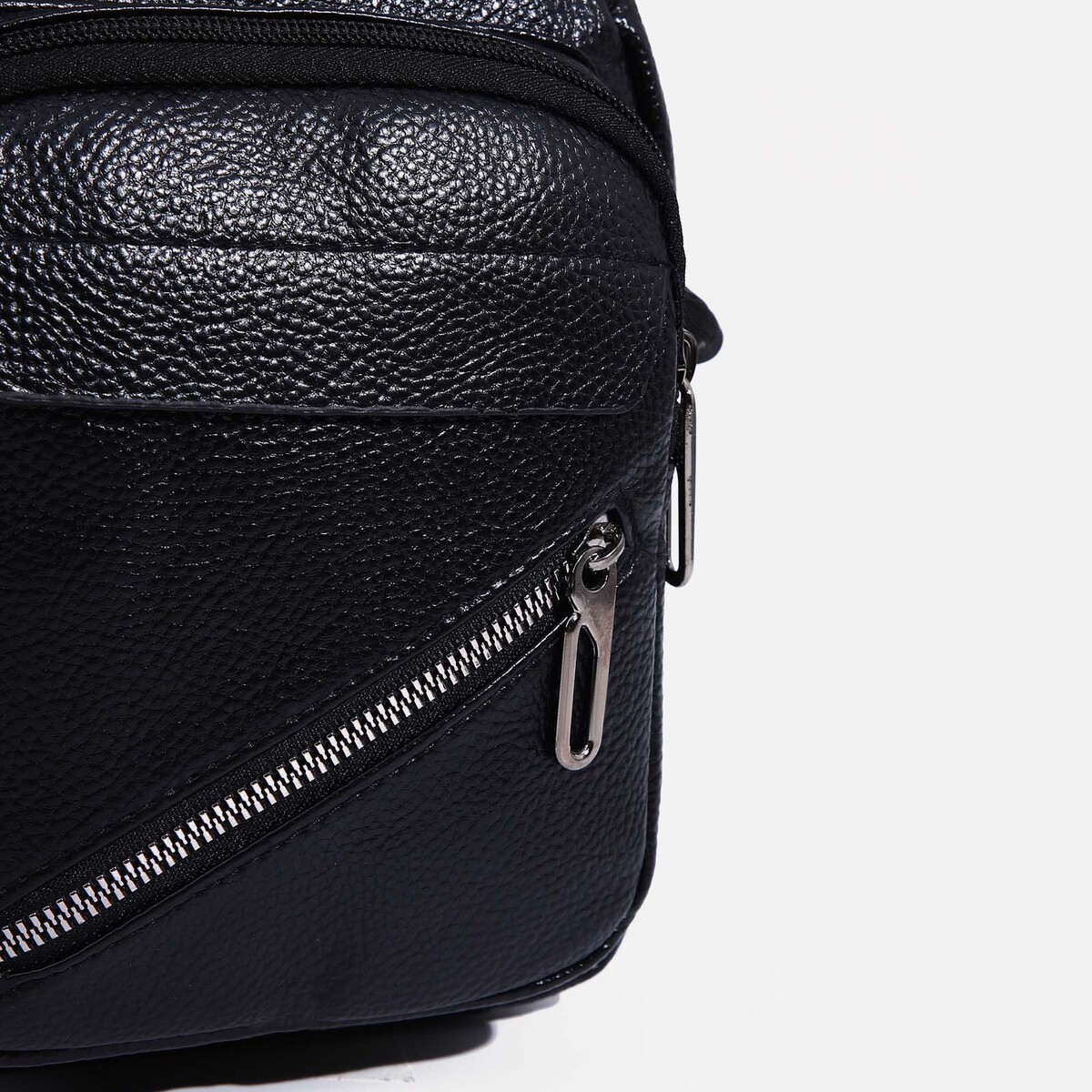 фото Сумка деловая на молнии, 3 наружных кармана, длинный ремень, цвет черный no brand