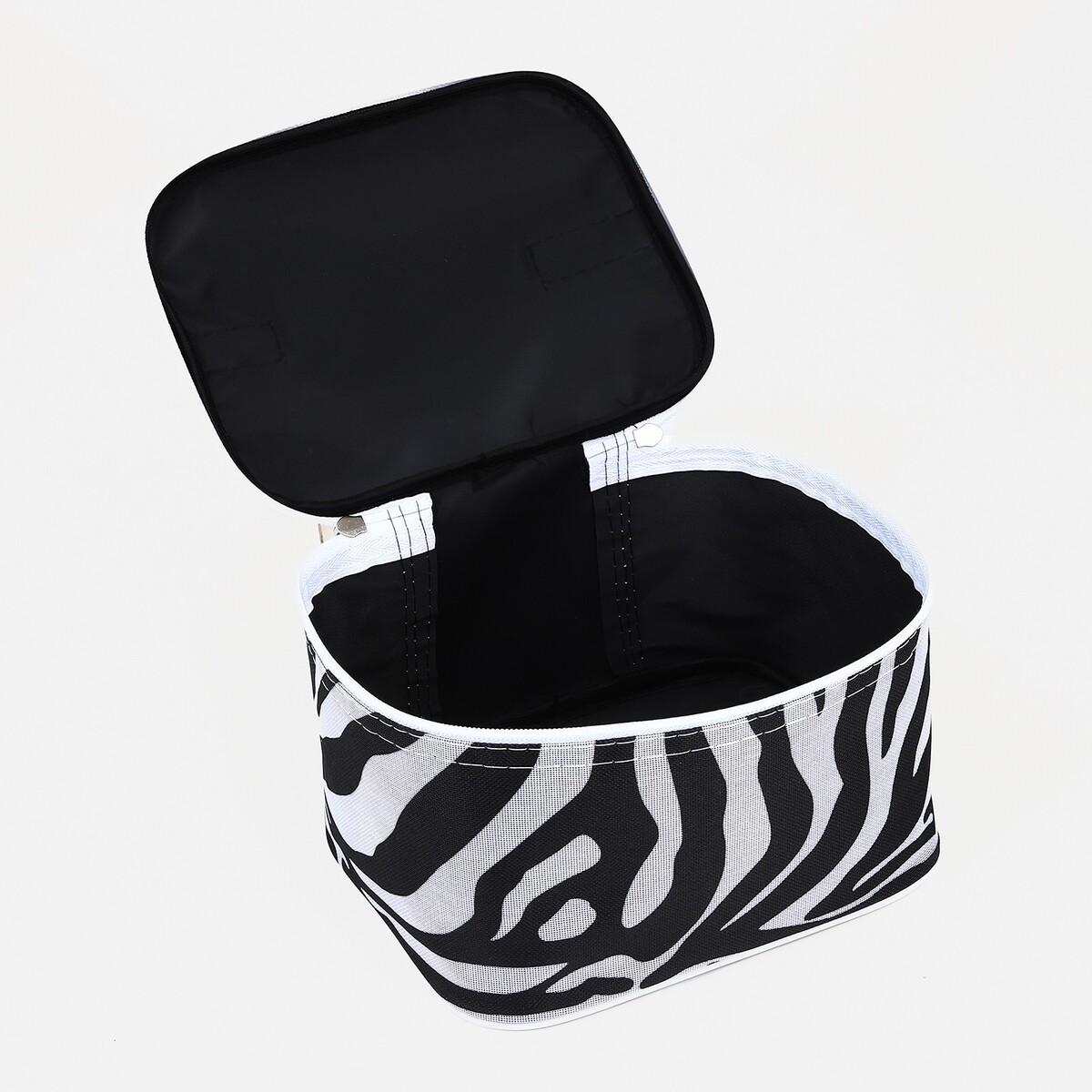 фото Косметичка на молнии, цвет черный/белый no brand