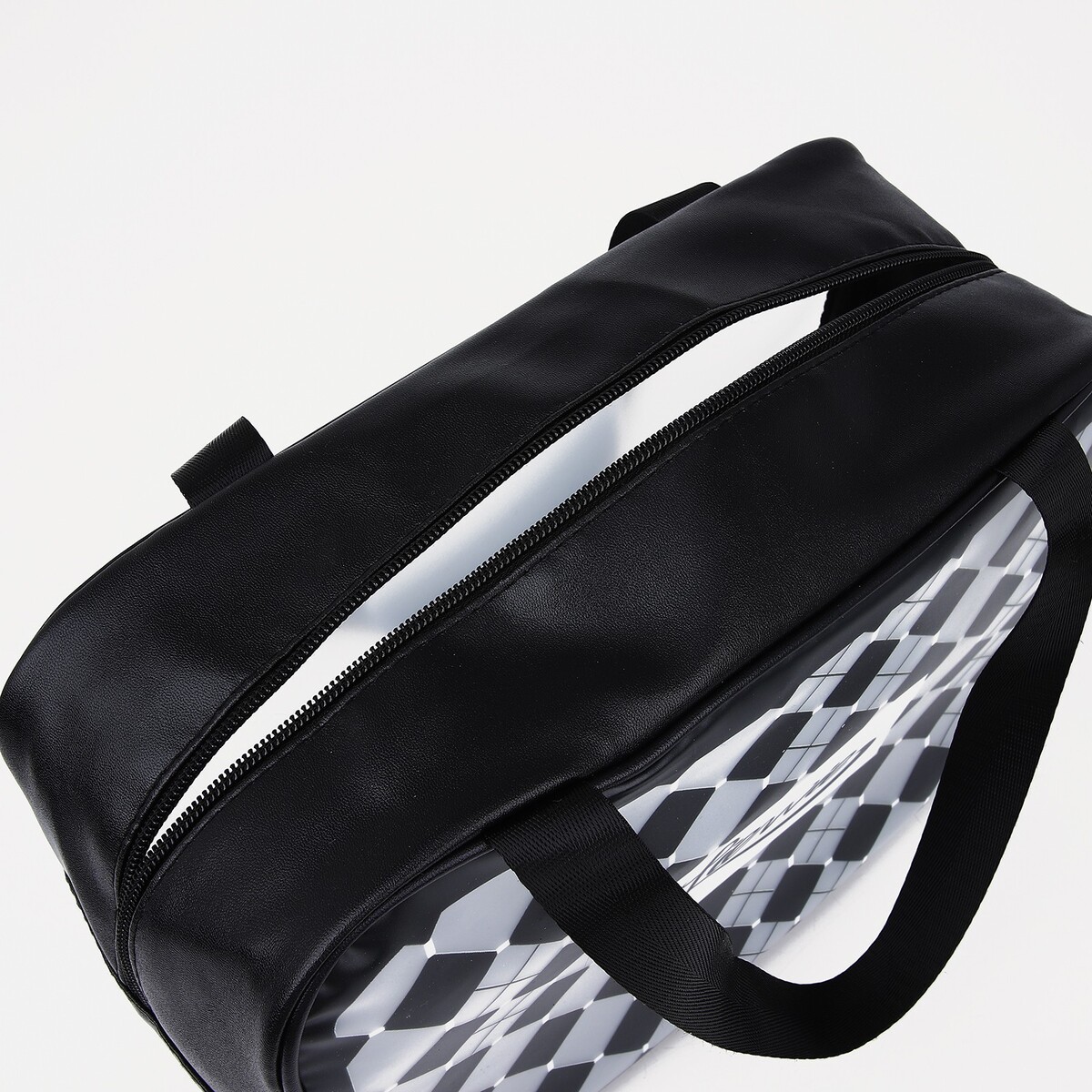 фото Косметичка на молнии, цвет черный no brand