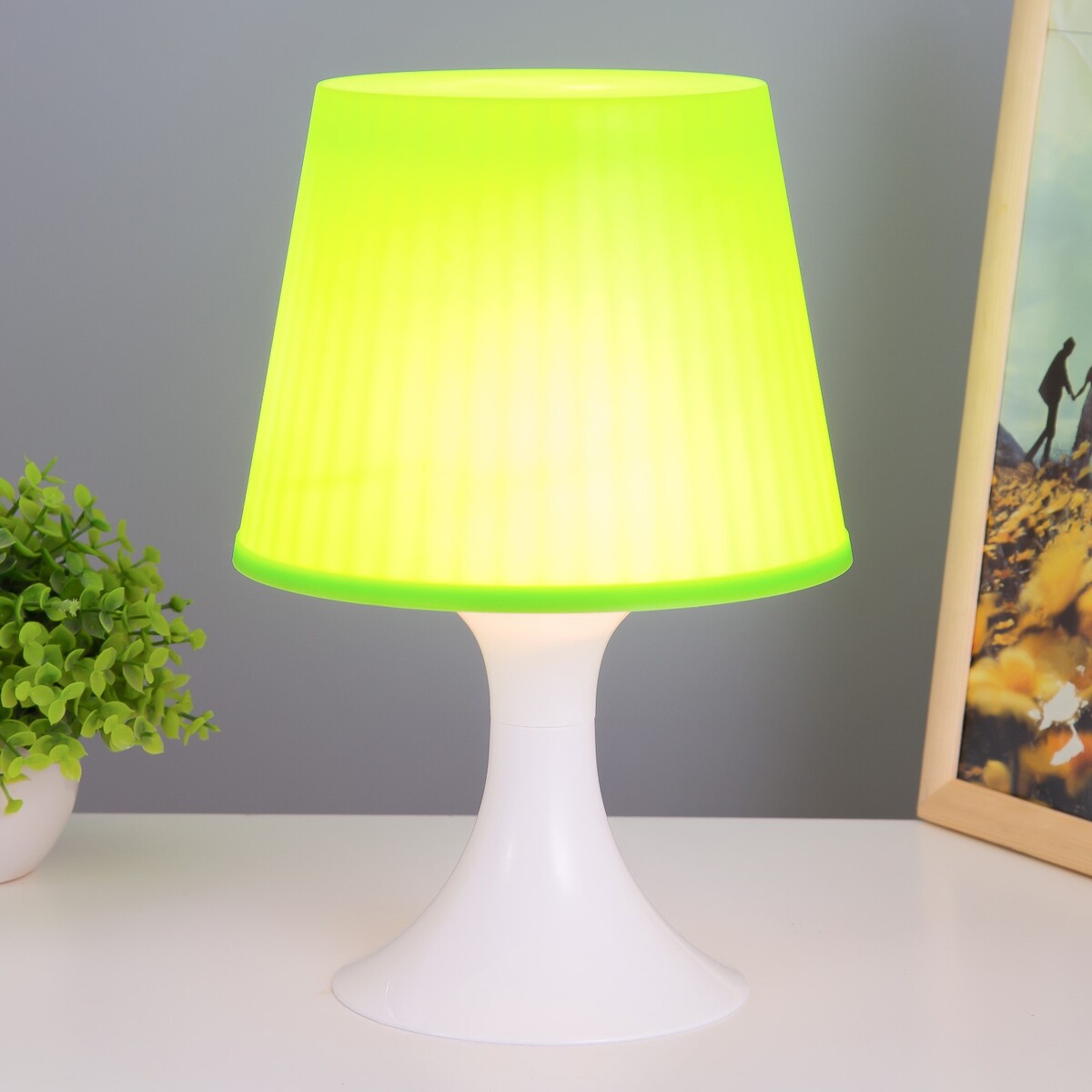фото Настольная лампа 1340003 1хe14 15w зеленый d=19,5 высота 28см risalux