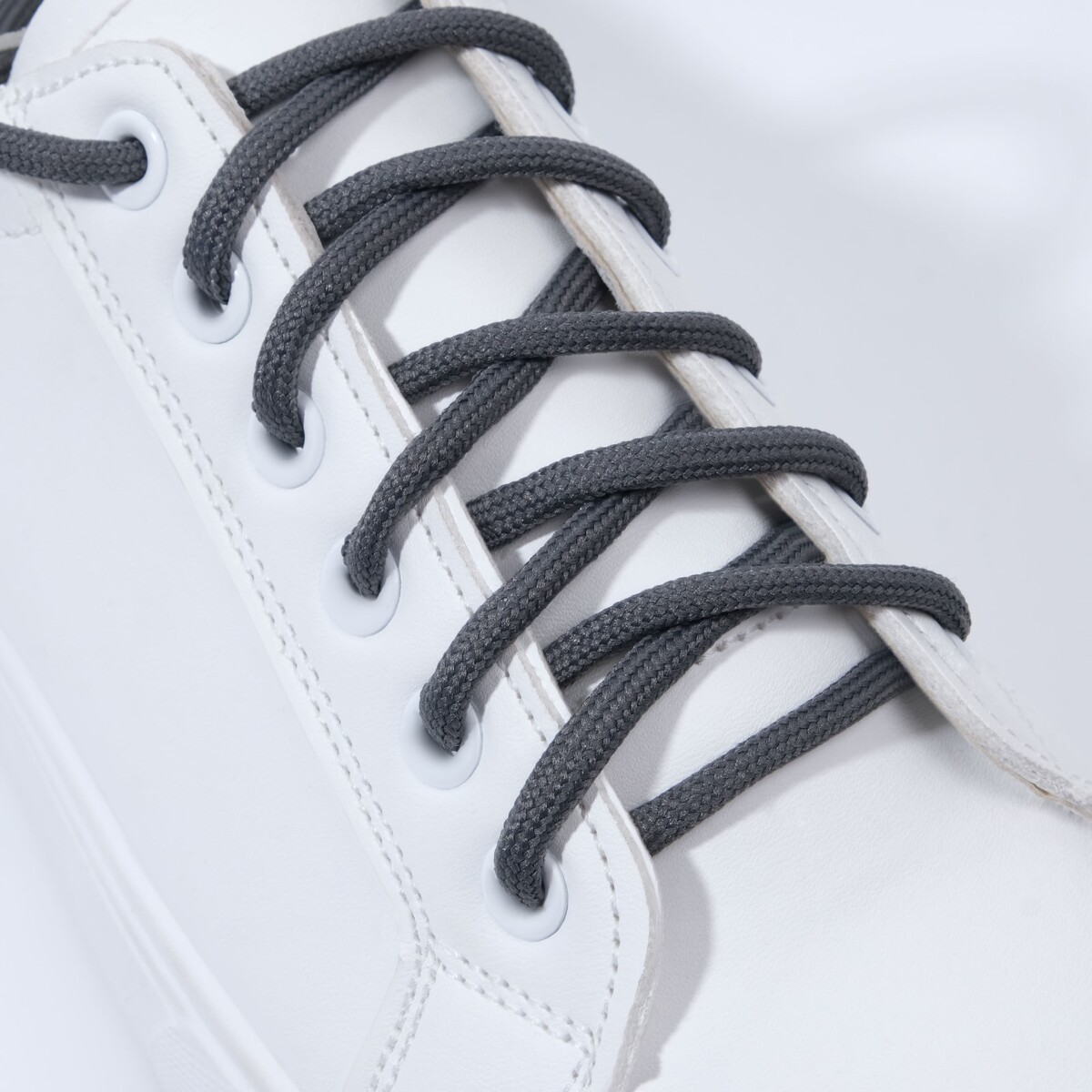 фото Шнурки для обуви, пара, круглые, d = 5 мм, 90 см, цвет темно-серый onlitop