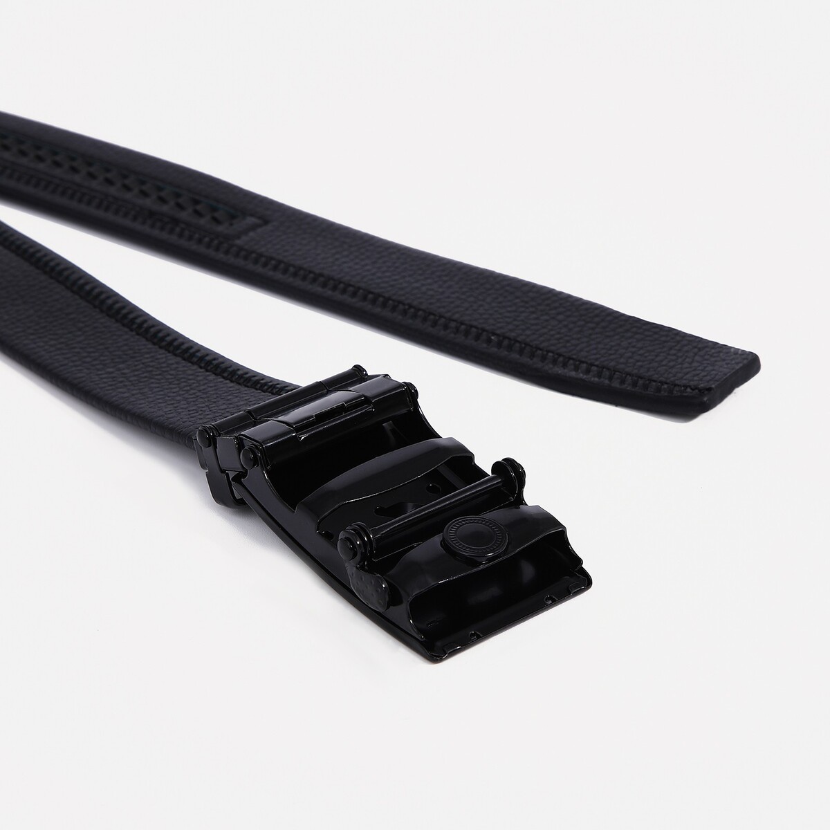 фото Ремень мужской, ширина 3,5 см, автомат, пряжка темный металл, цвет черный no brand