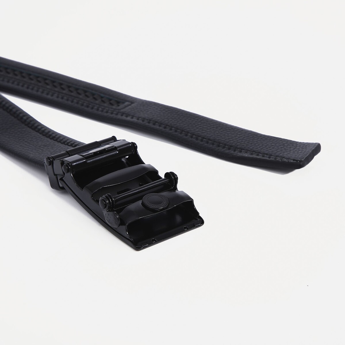 фото Ремень мужской, ширина 3,5 см, автомат, пряжка темный металл, цвет черный no brand