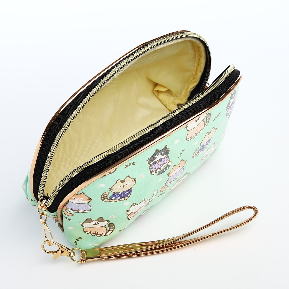 фото Косметичка на молнии, цвет зеленый no brand