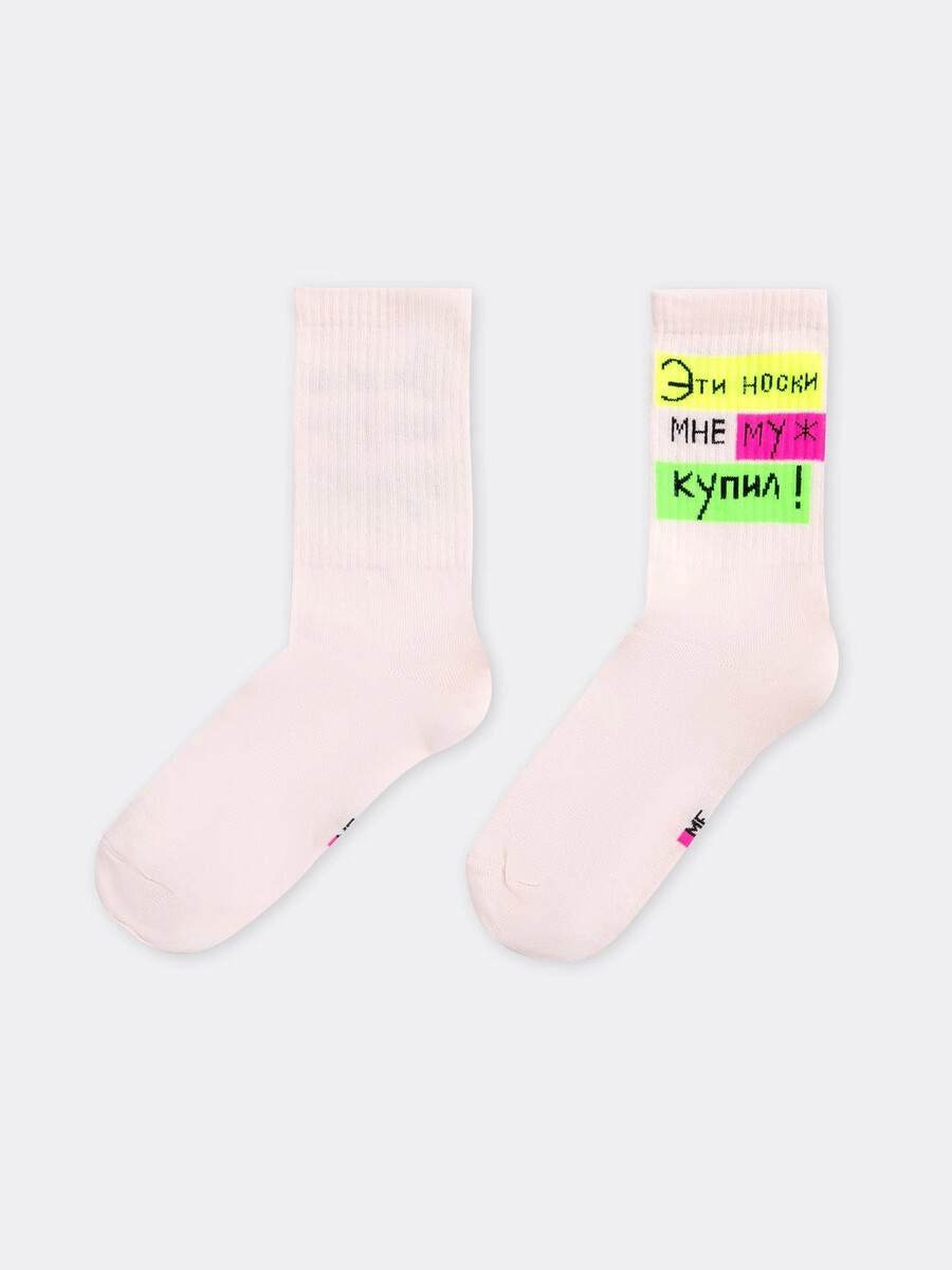 фото Носки женские розовые с рисунком в виде надписи mark formelle