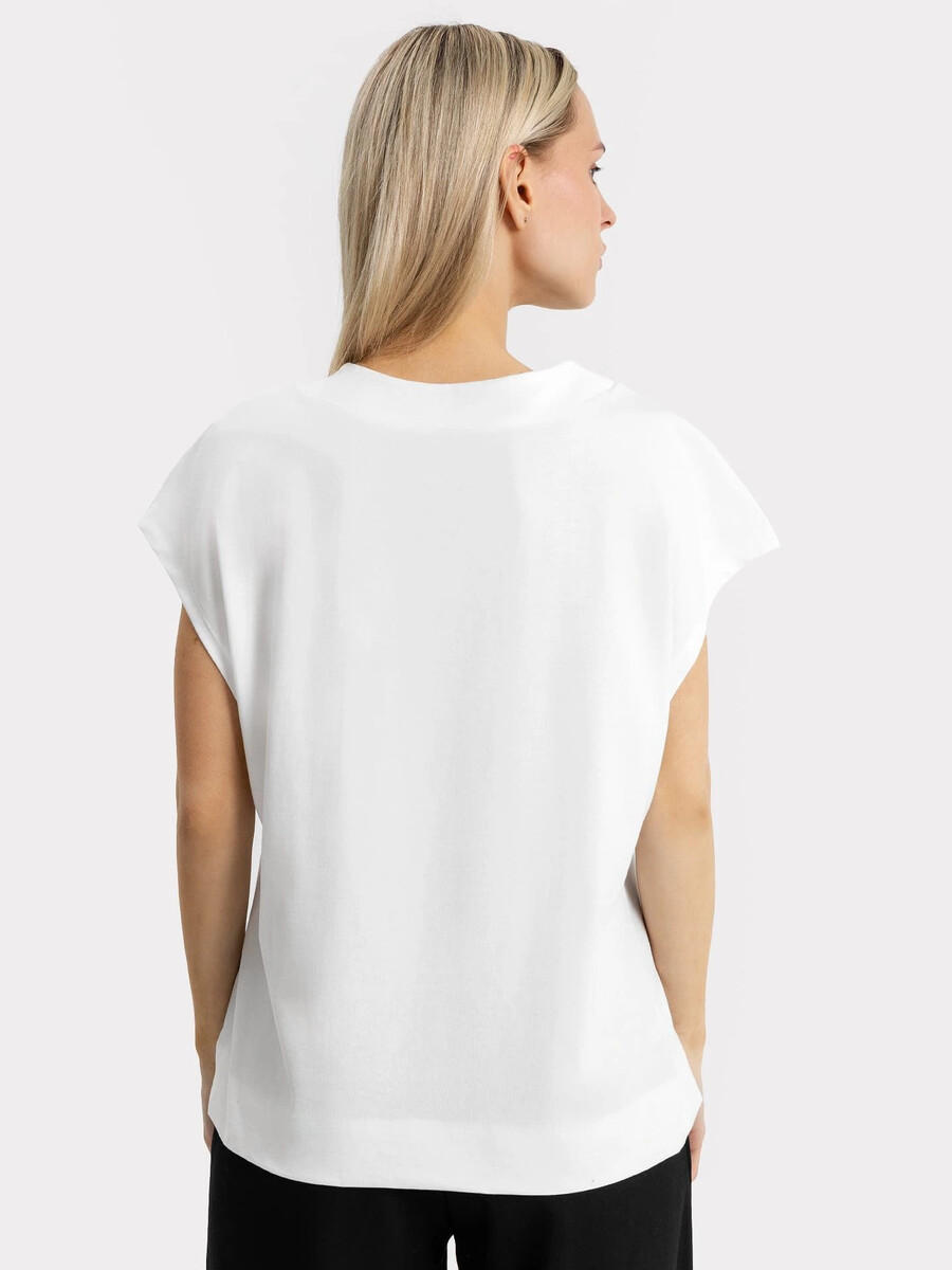 фото Хлопковая женская футболка-безрукавка в белом цвете mark formelle