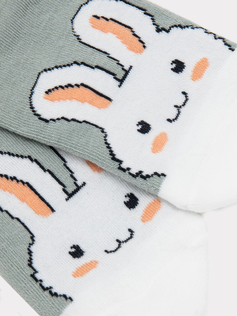 фото Носки женские оливково-зеленые с рисунком в виде зайчиков mark formelle