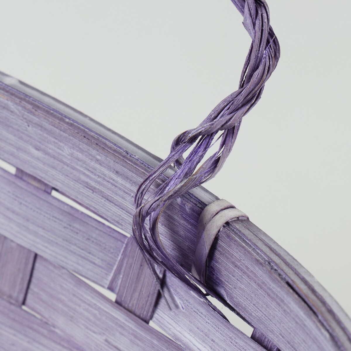 фото Корзина плетеная, d26 х 13 х 11 см, фиолетовая, бамбук no brand