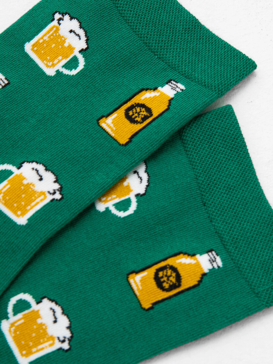 фото Носки мужские зеленые с рисунком в виде пивных бокалов и бутылок mark formelle