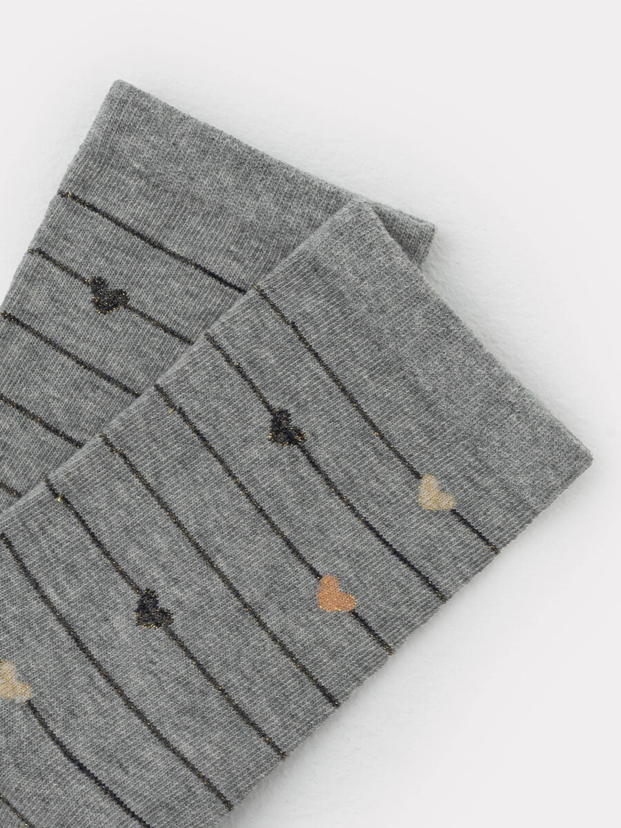 фото Носки женские серые с рисунком в виде полосочек и сердечек mark formelle