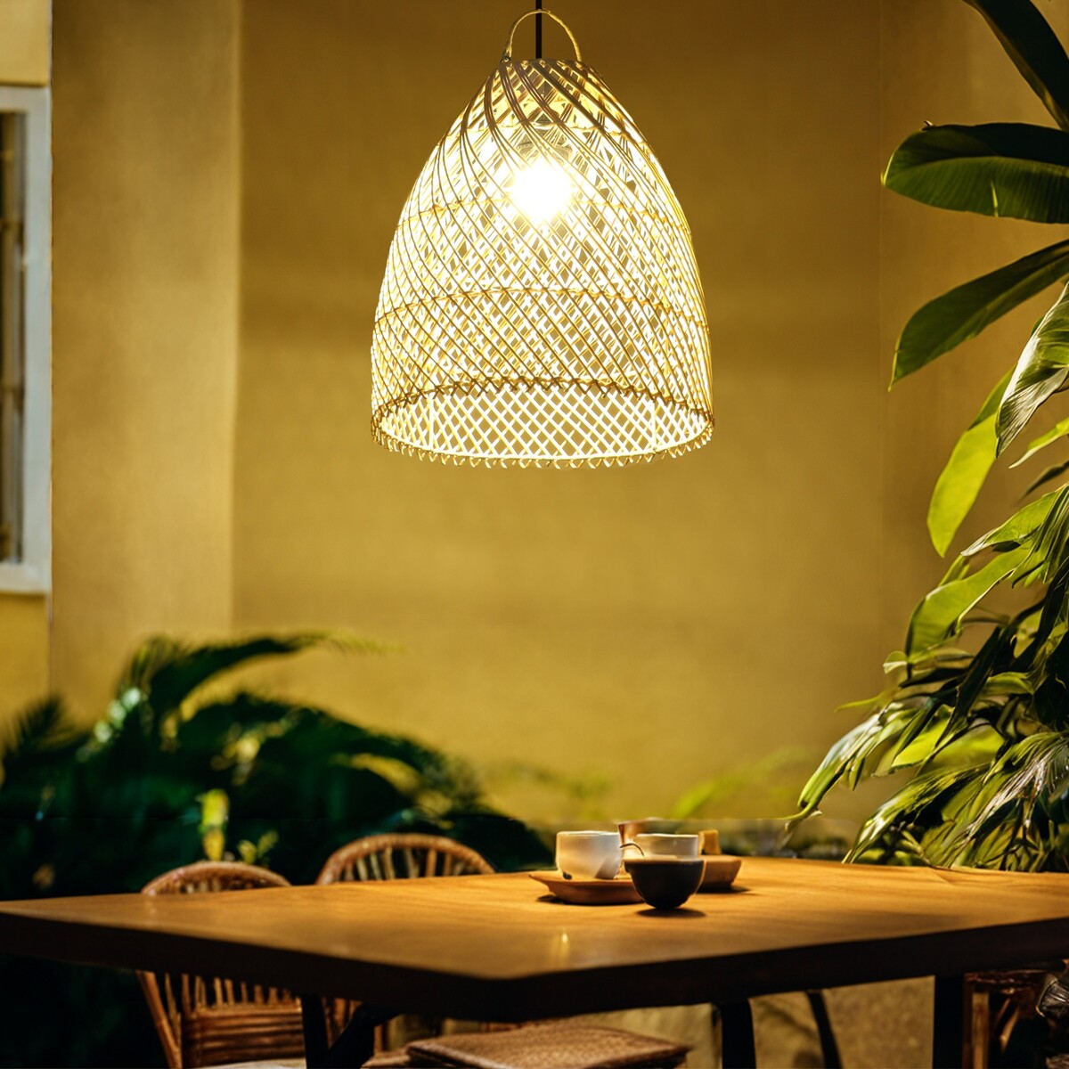 Светильник потолочный из ротанга
Светильник потолочный из ротанга