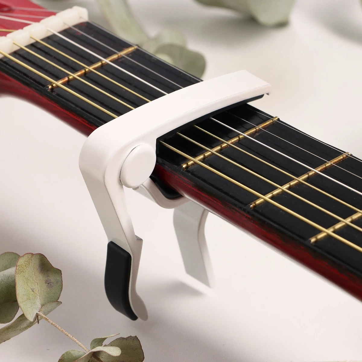 Каподастр гитарный music life, зажим для струн, белый
Каподастр гитарный music life, зажим для струн, белый