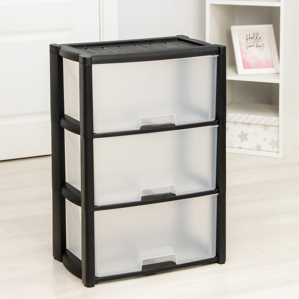 Комод 3-х секционный, Прозрачный;черный
Комод 3-х секционный, Прозрачный;черный