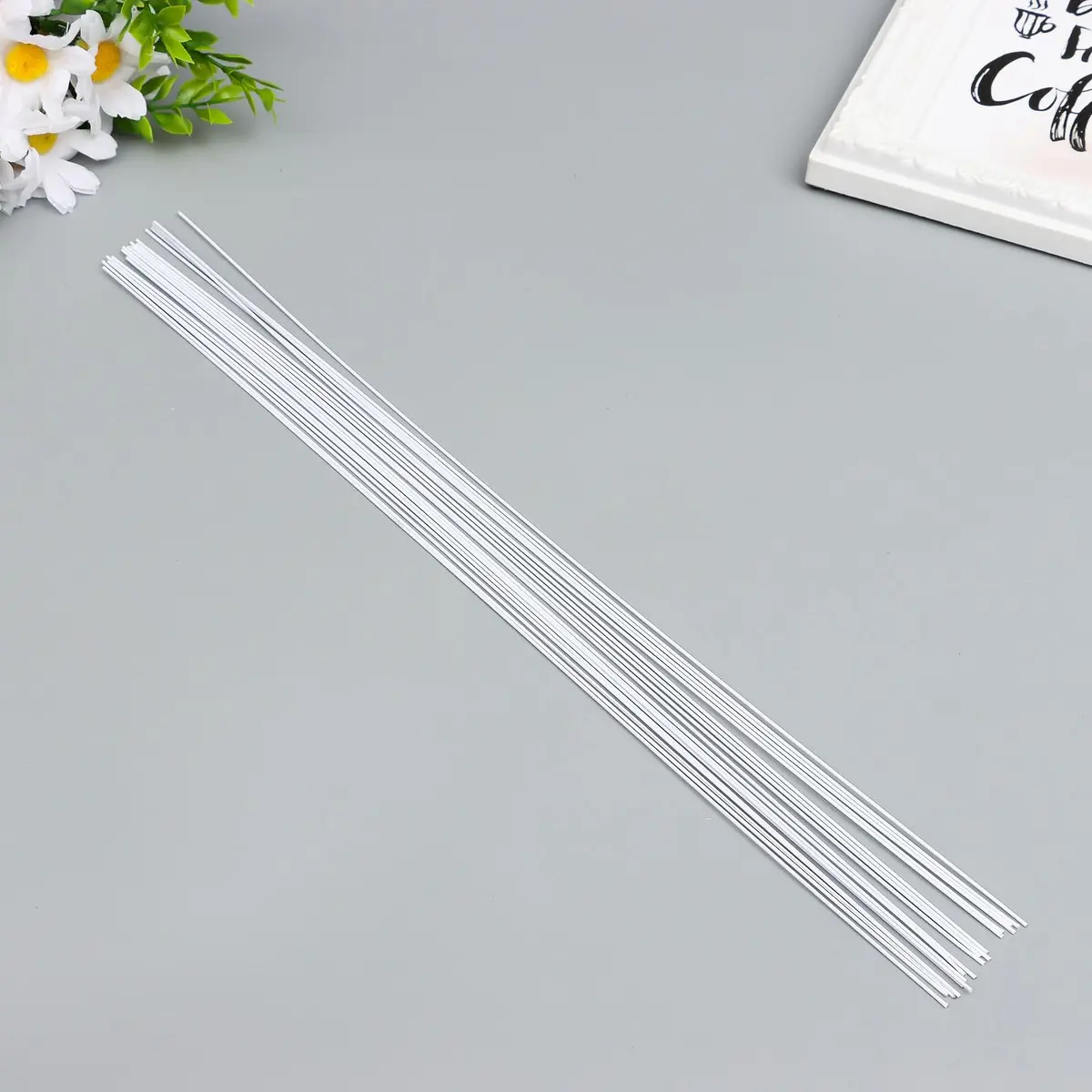 Проволока для творчества blumentag 0.95 мм, 20 шт., 40 см, в пластиковой оплетке, белый
Проволока для творчества blumentag 0.95 мм, 20 шт., 40 см, в пластиковой оплетке, белый