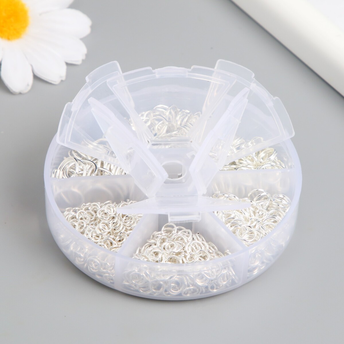 Кольца зажимные металл в шкатулке, Серебристый
Кольца зажимные металл в шкатулке, Серебристый