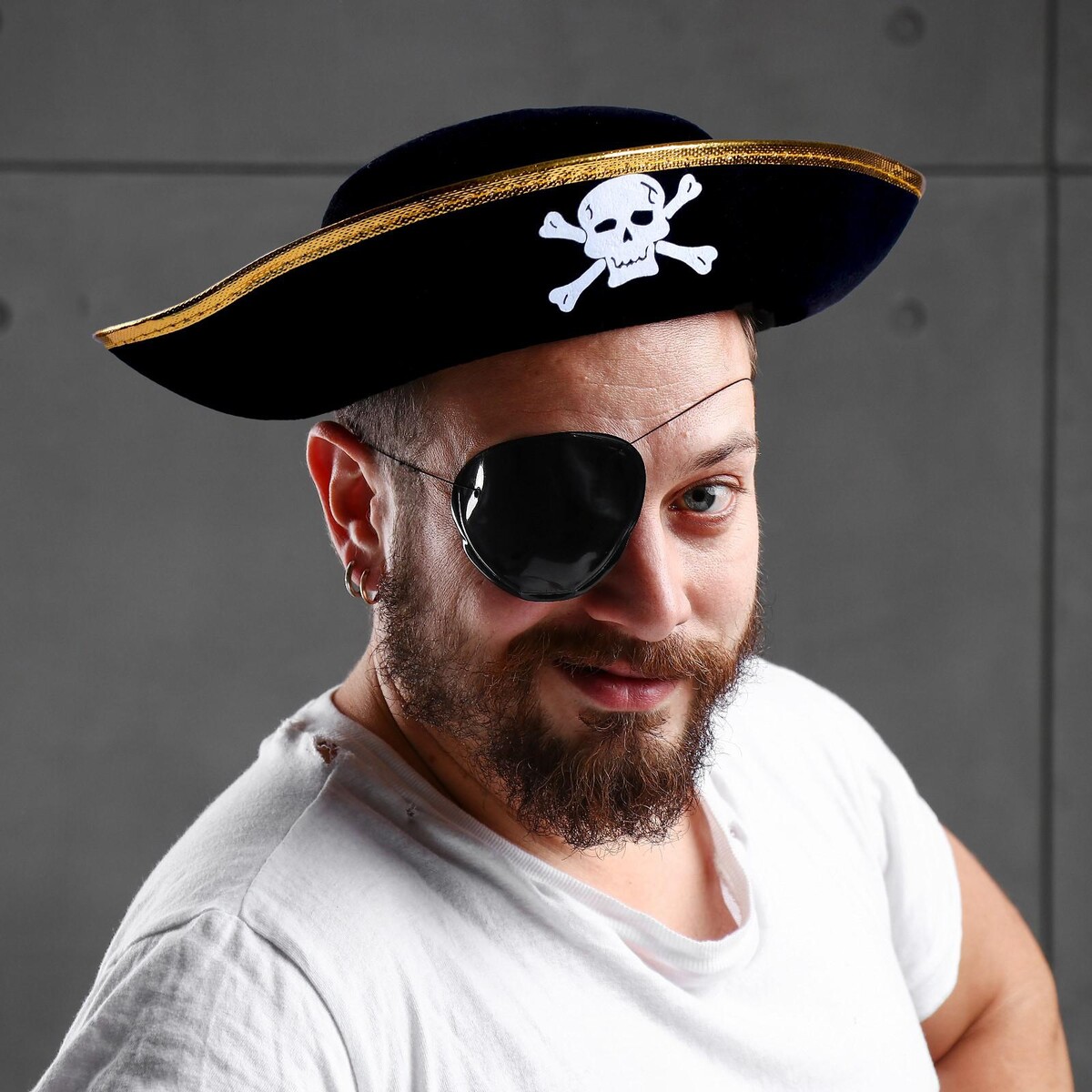 Шляпа пиратская, детская, золотистая каемка, р-р. 50 шляпа пирата