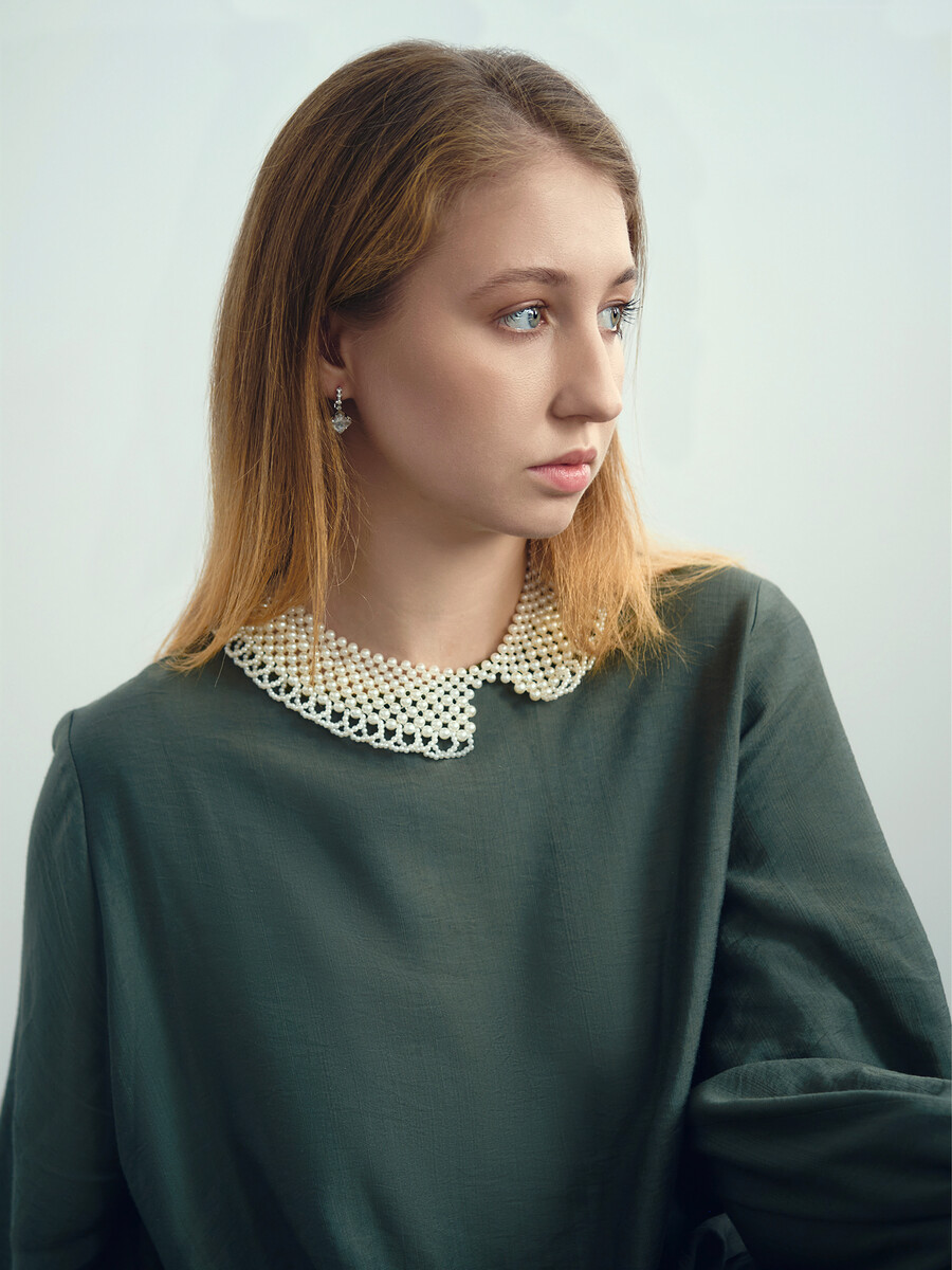 

Колье, Белый