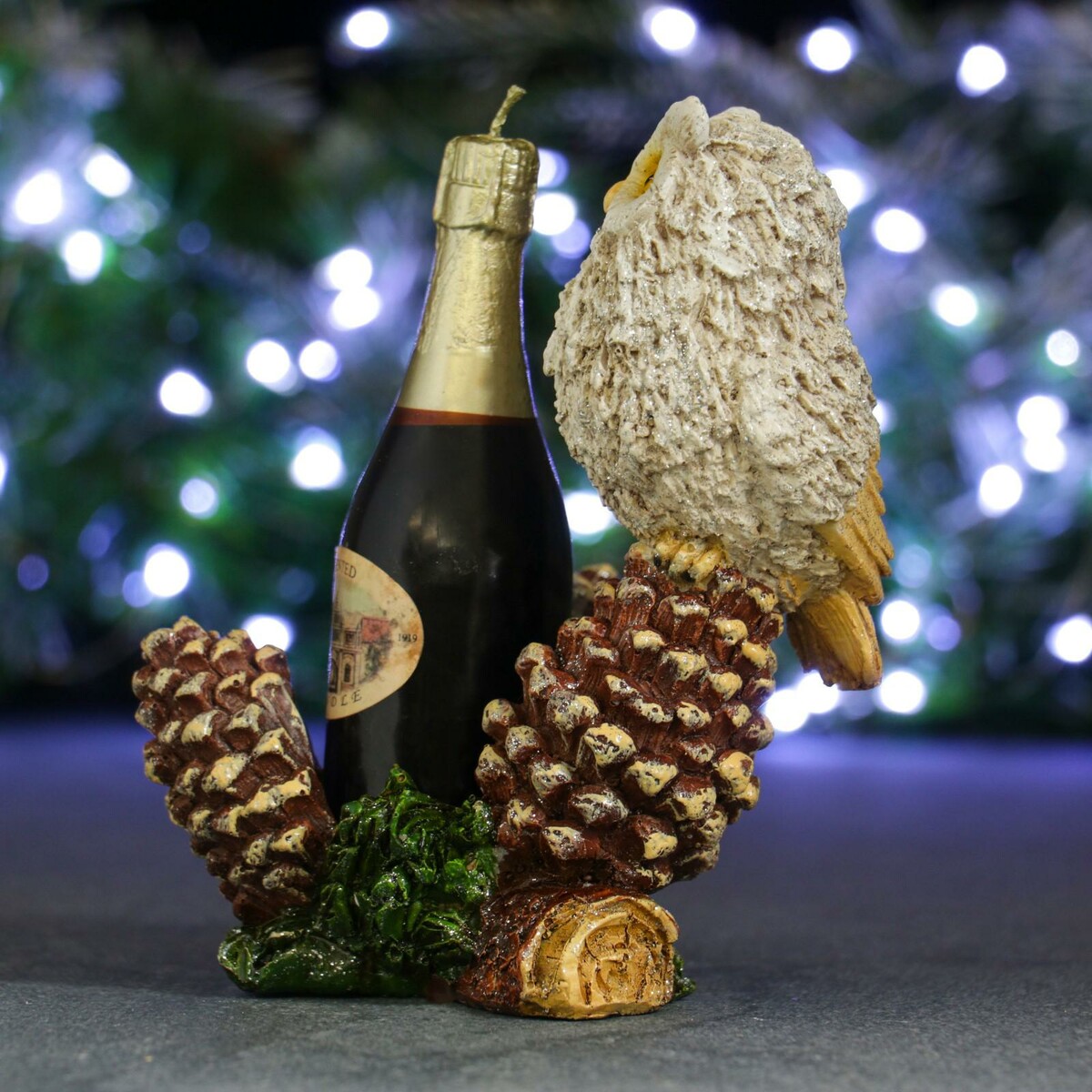 Бутылки шампанского оформлены собачкой. Реклама шампанского вдова клико. Старинные винные бутылки. Шампанское 18. Пино нуар шампанское.