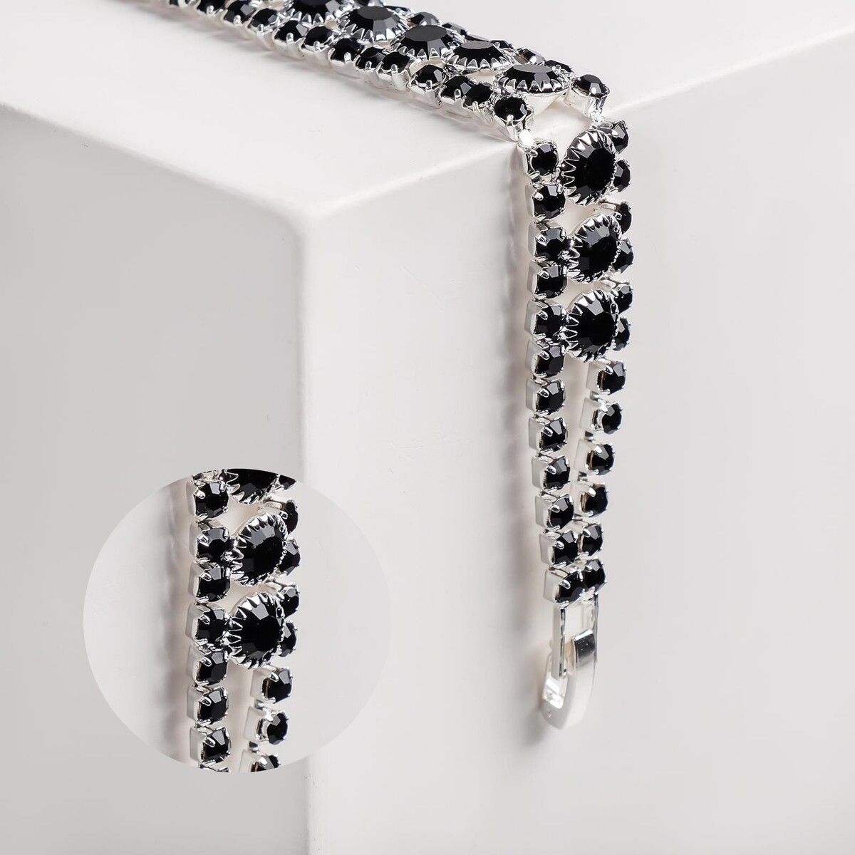 

Браслет со стразами, Черный