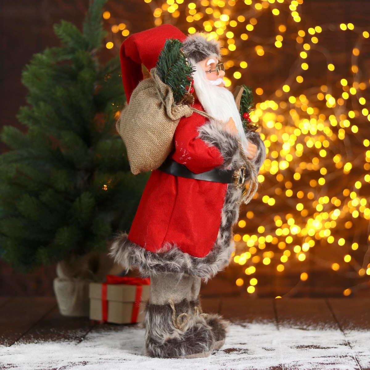 5036017. Дед Мороз в красной шубе. Дедушка Мороз в красной шубе картинка. Фото фарфорового Деда Мороза в красной шубе.