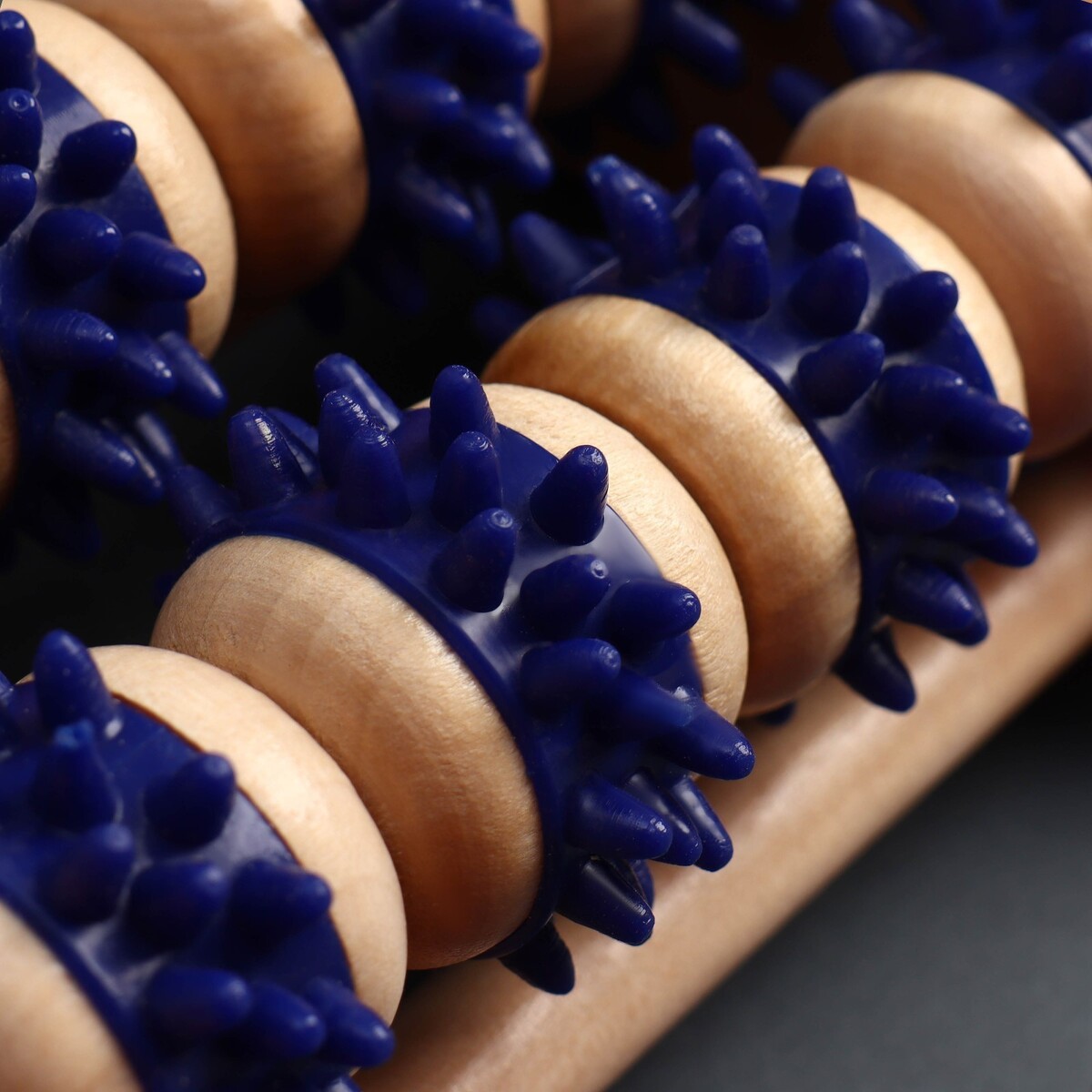 фото Массажер деревянный, 16 колес с шипами, цвет синий/бежевый onlitop