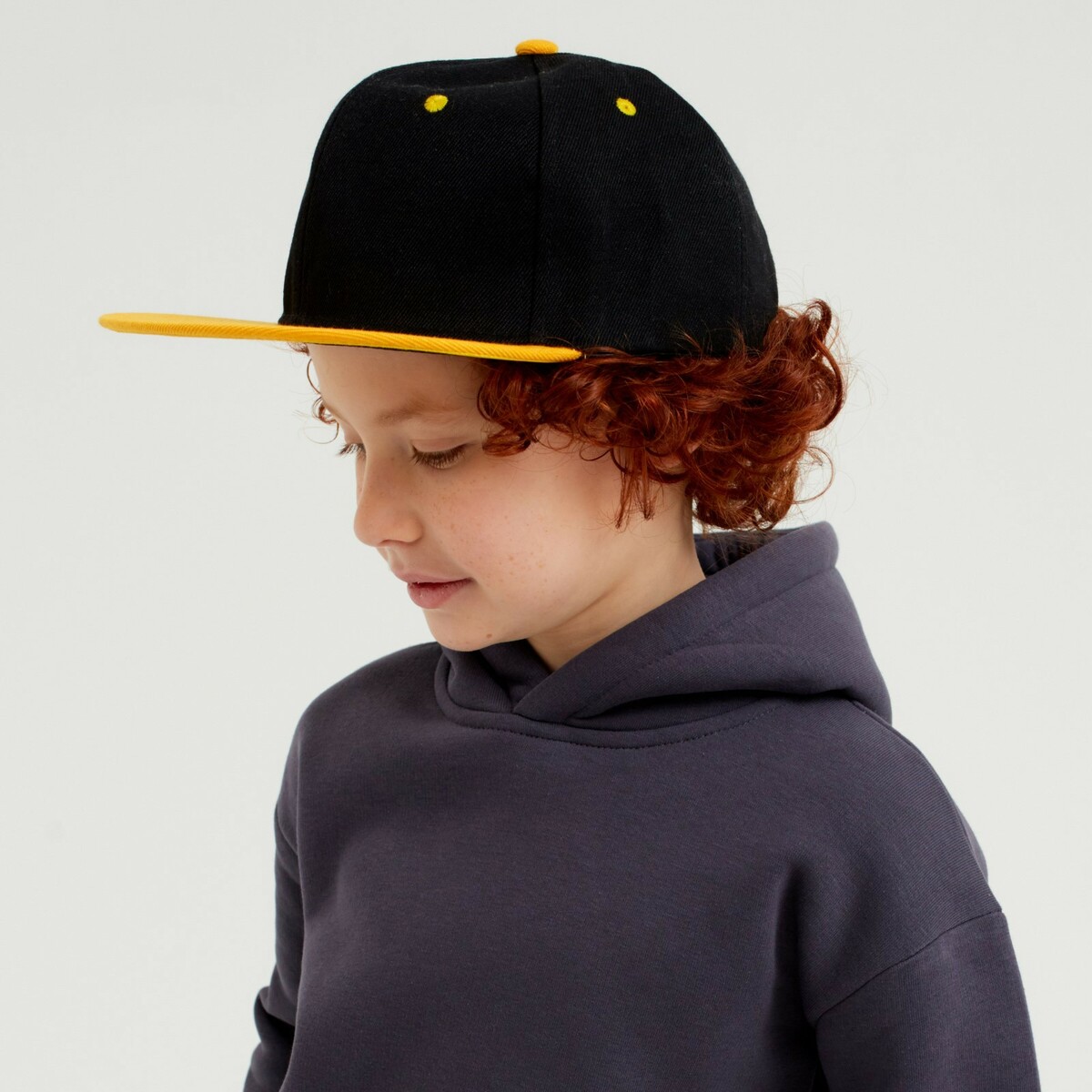 фото Бейсболка с прямым козырьком для мальчика minaku, размер 56, цвет черный/желтый