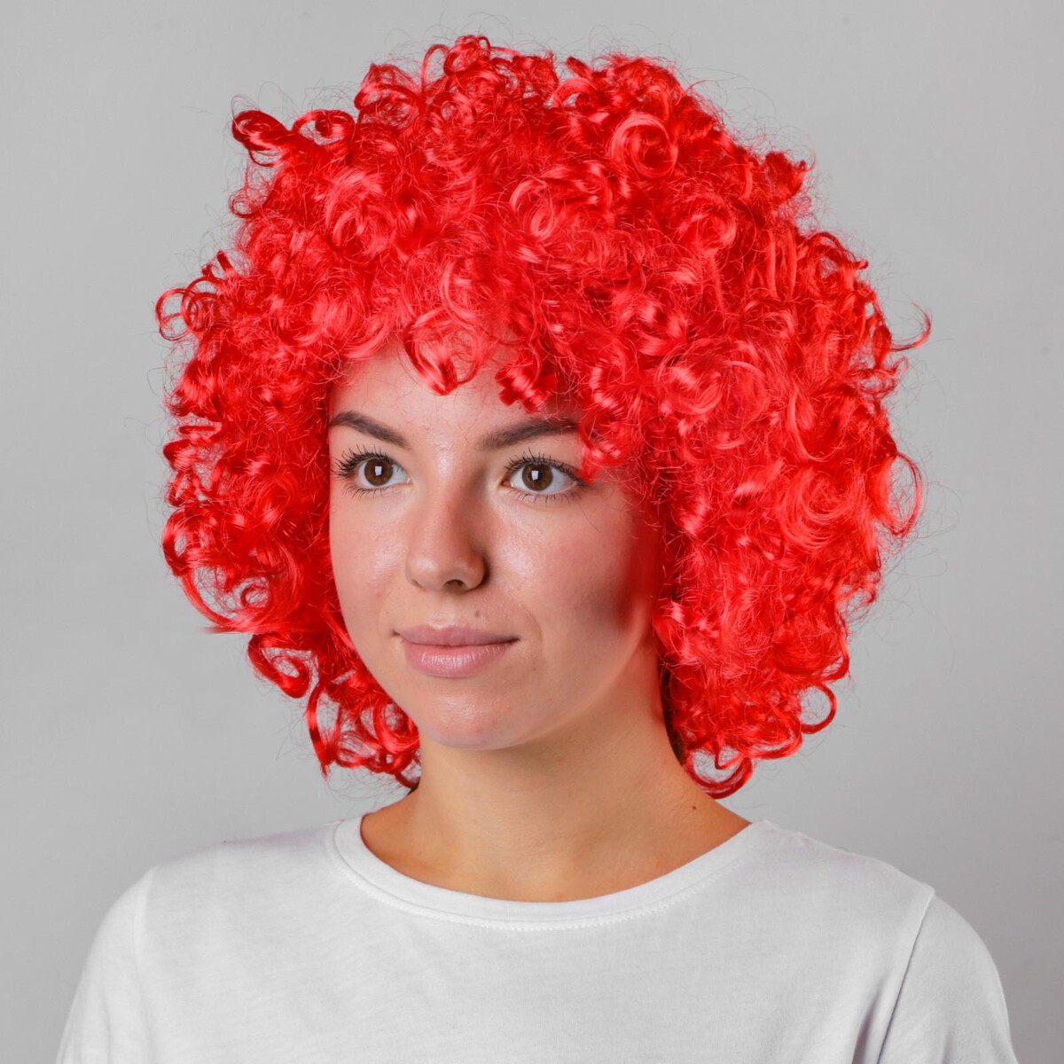 Карнавальный парик, объемный, цвет красный карнавальный парик страна карнавалия объёмный красный 331640