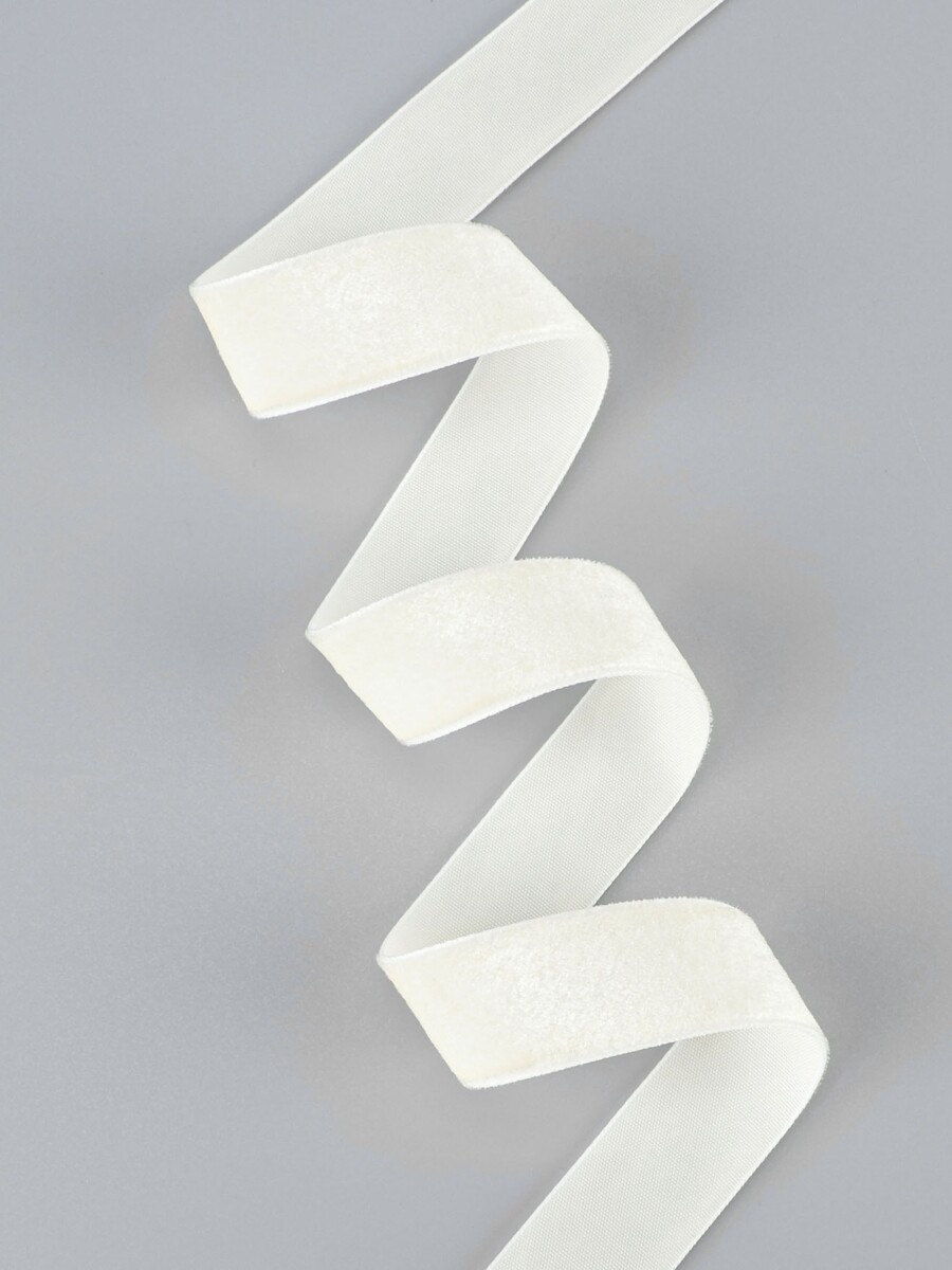 

Лента бархатная, 20 мм, 18±1 м, молочная №04, Бежевый