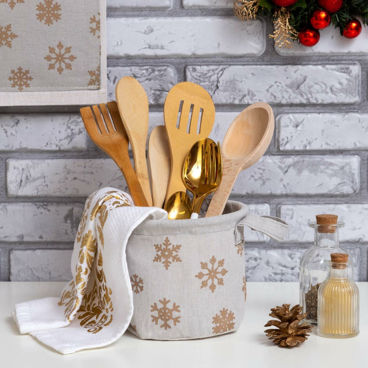 

Корзинка, Золотистый;бежевый