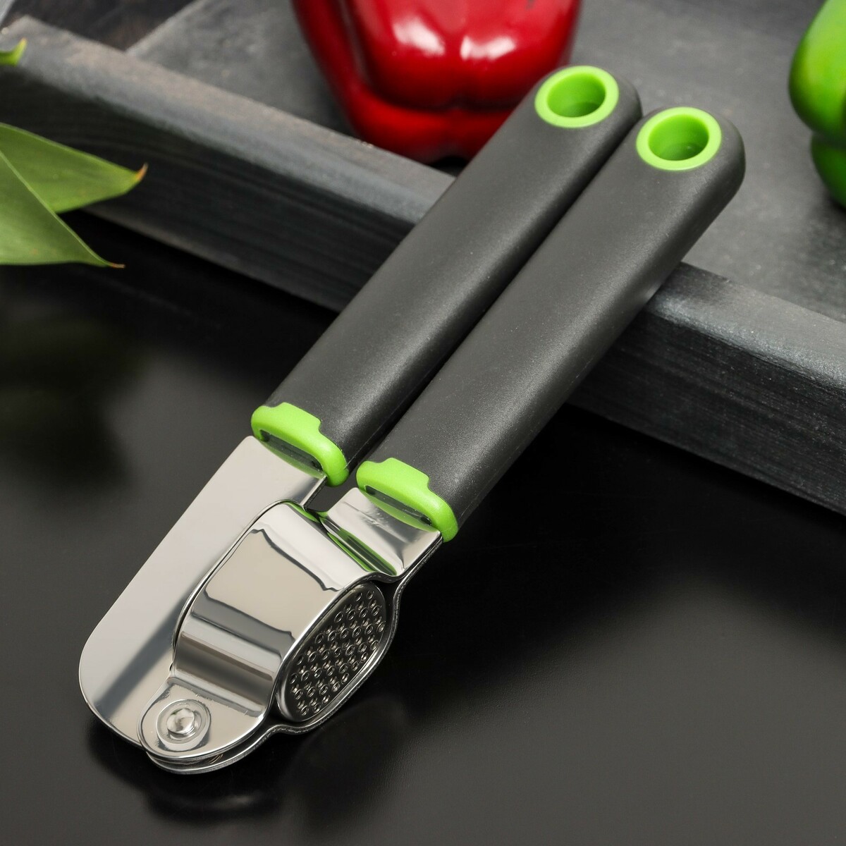 

Пресс для чеснока доляна lime, 19×5,5 см, цвет черно-зеленый