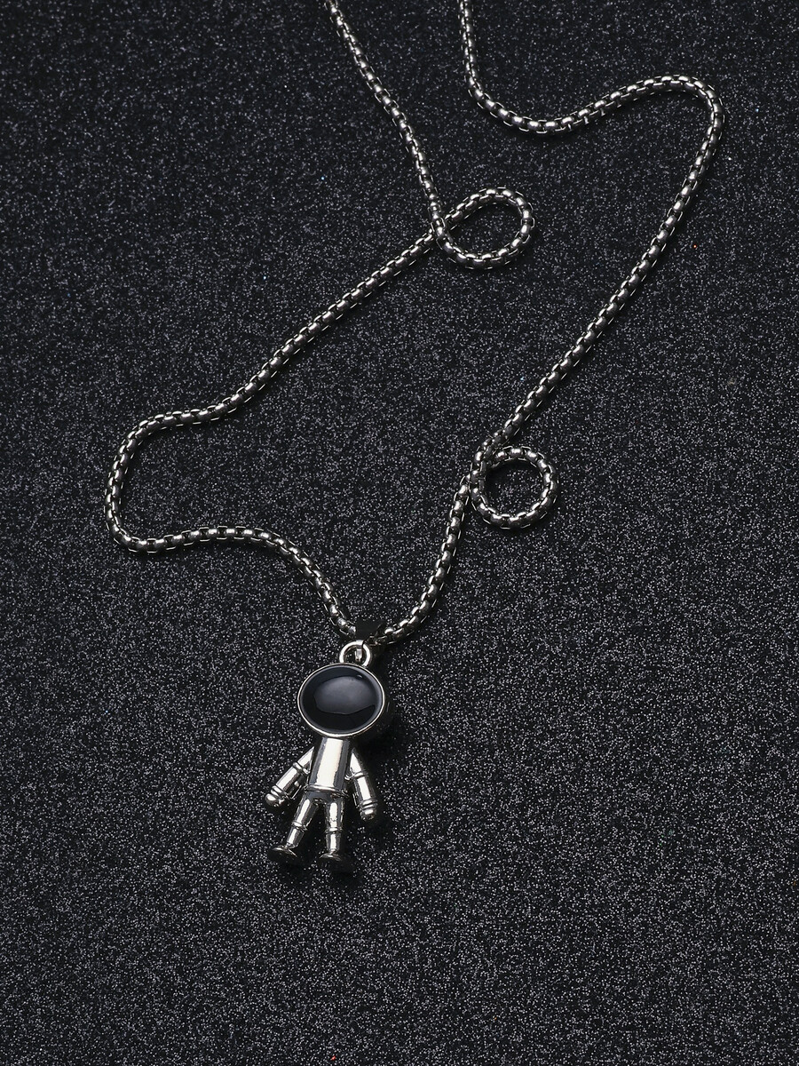 

Кулон, Черный