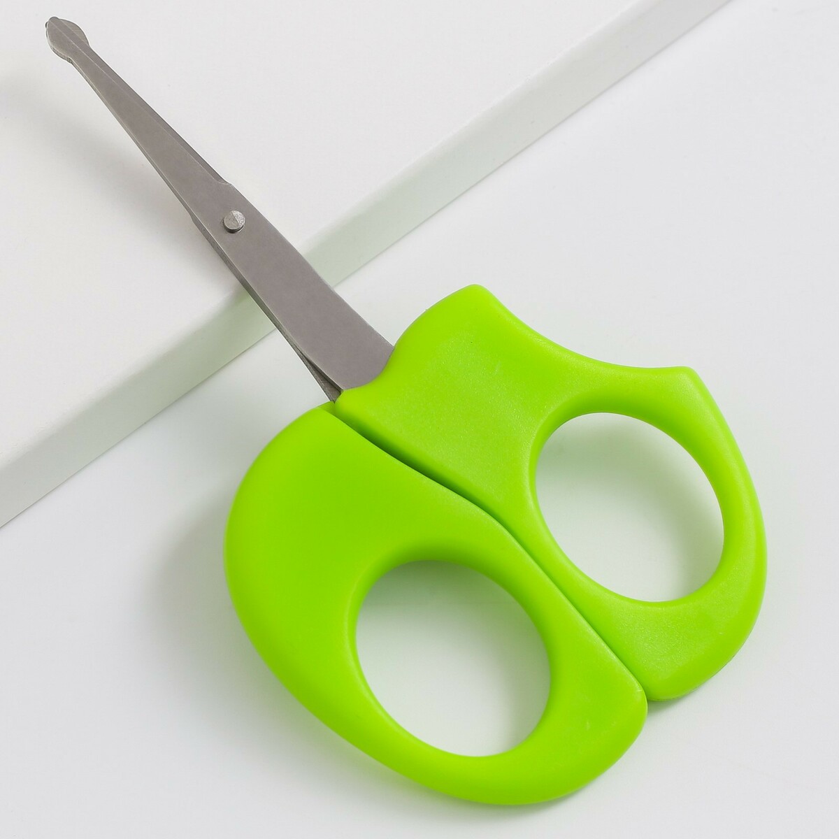 Ножницы маникюрные детские безопасные, цвет зеленый ножницы маникюрные для новорожденных happy baby детские ножницы с закругленными краями