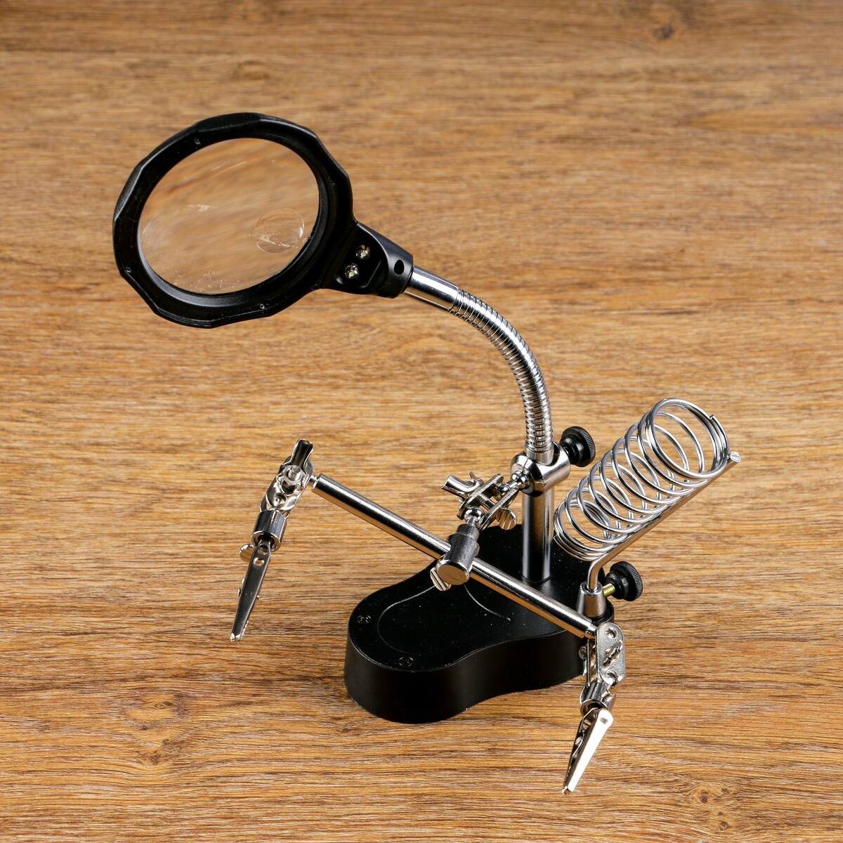 

Третья рука для пайки 3,5х 12х, d=65 мм, подсветка, 27х9 см