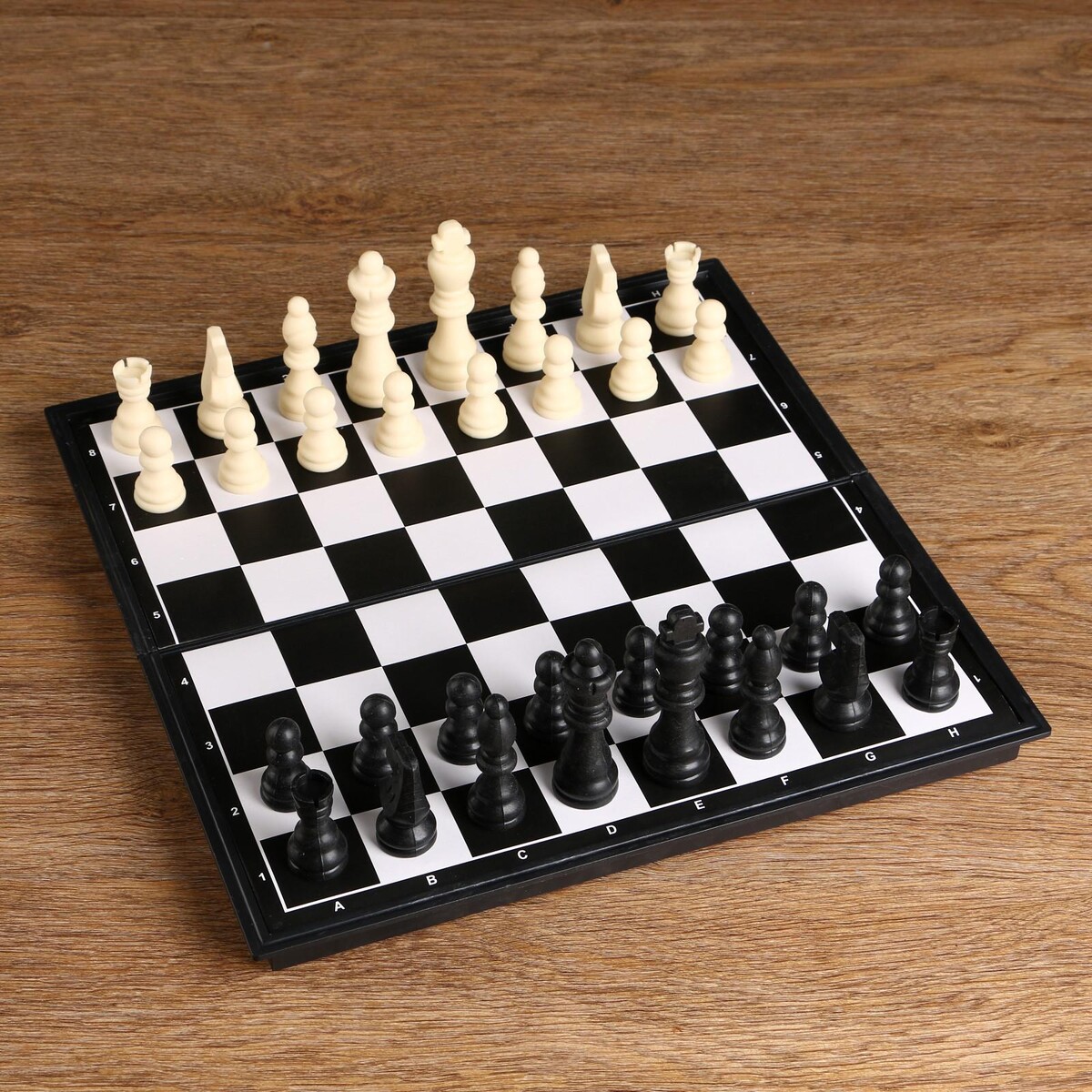 Шахматы, доска пластик 31 х 31 см, король 8 см, пешка 3.8 см король ардена 3