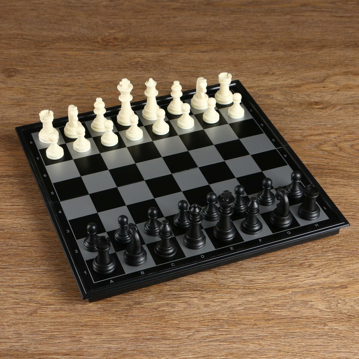 Шахматы магнитные, доска 32 х 32 см No brand