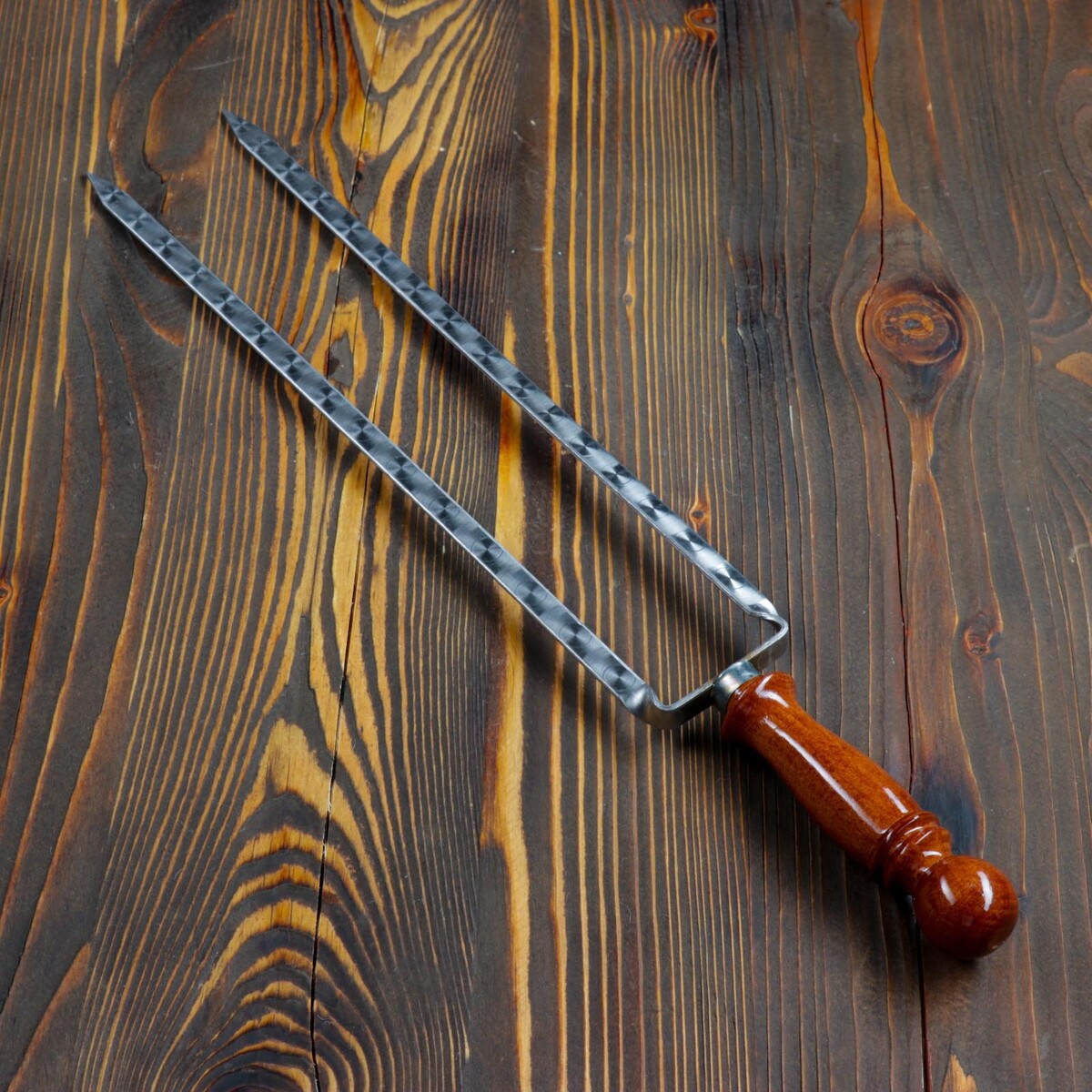 Двойной вилка-шампур с деревянной ручкой, с узором, 40см Шафран