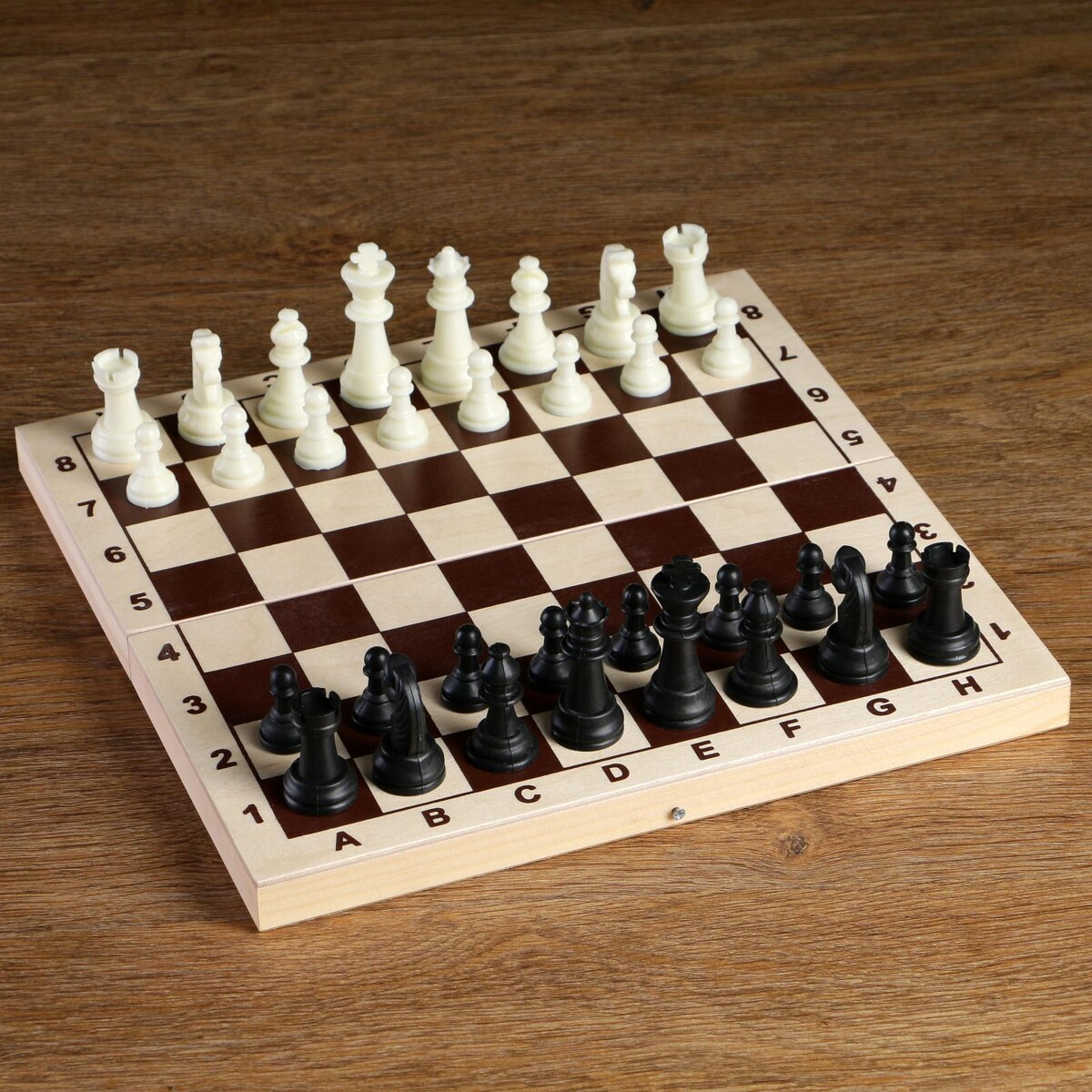Шахматные фигуры, пластик, король h-6.2 см, пешка h-3 см король гор
