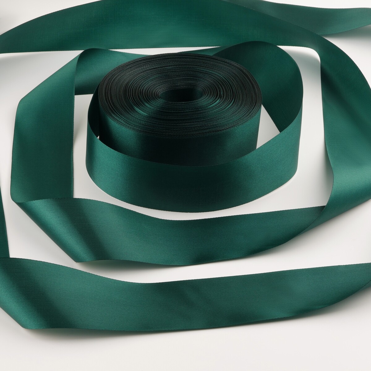 Лента атласная, 50 мм × 100 ± 5 м, цвет темно-зеленый